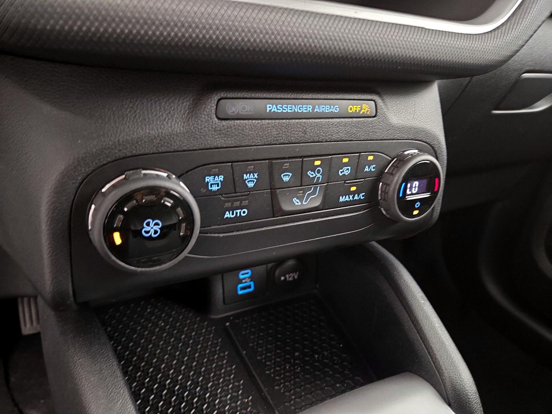 Thumbnail: 2021 Ford Bronco Sport - 17