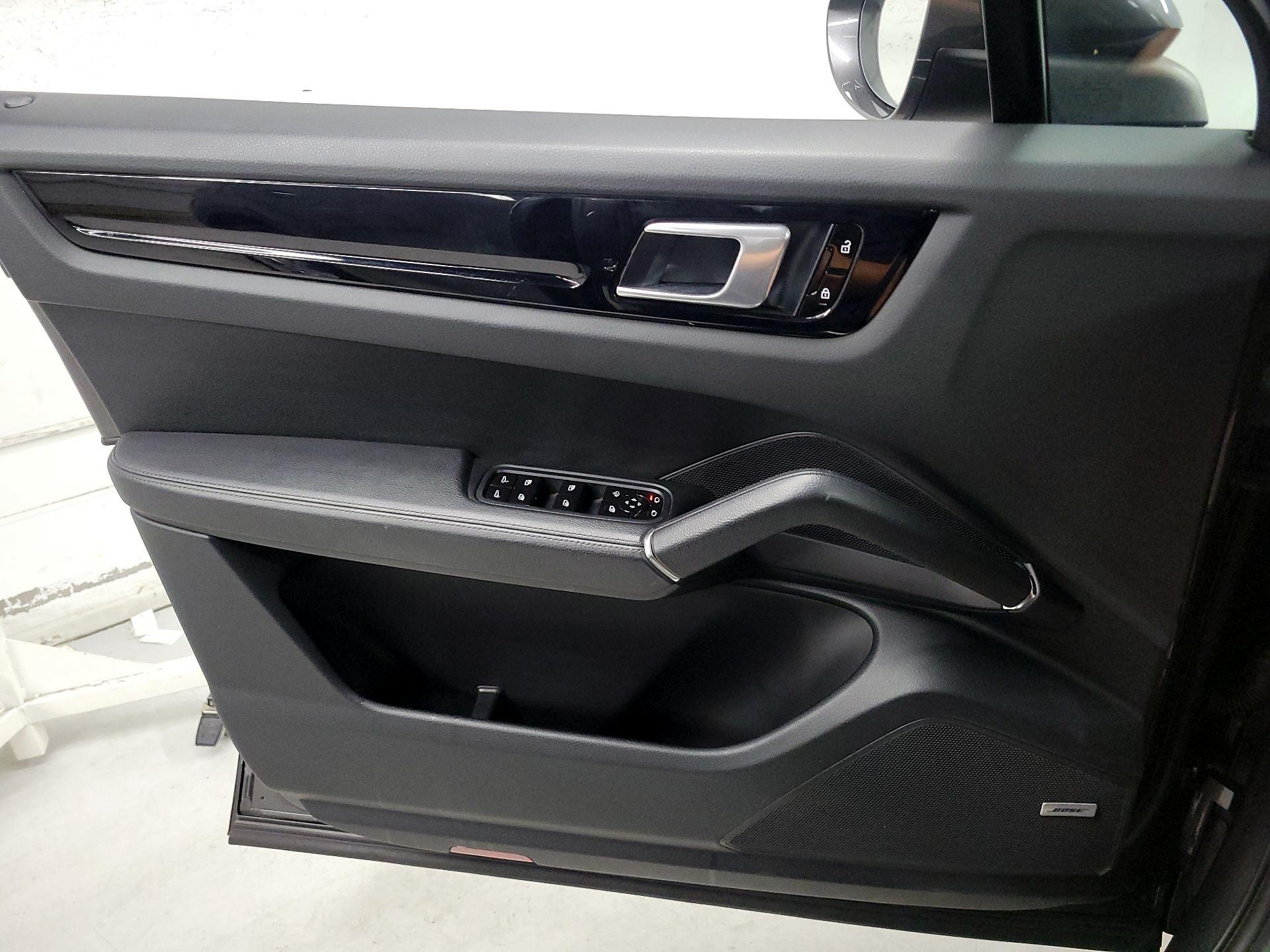 Thumbnail: 2019 Porsche Cayenne - 10
