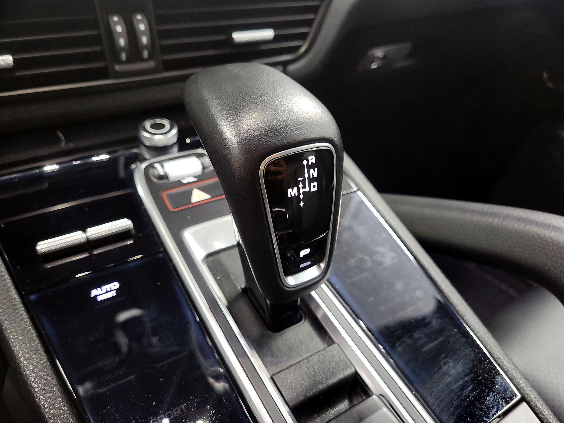 Thumbnail: 2019 Porsche Cayenne - 14