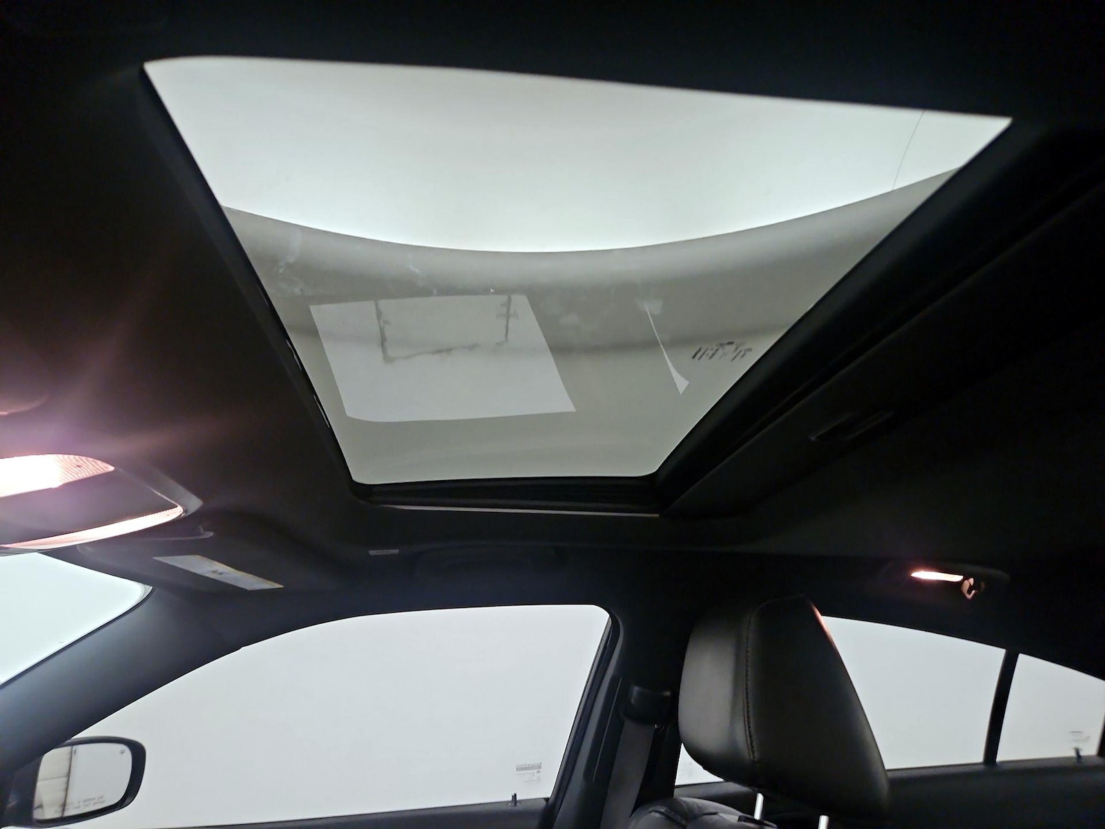 Sunroof(s) & Overhead Airbags