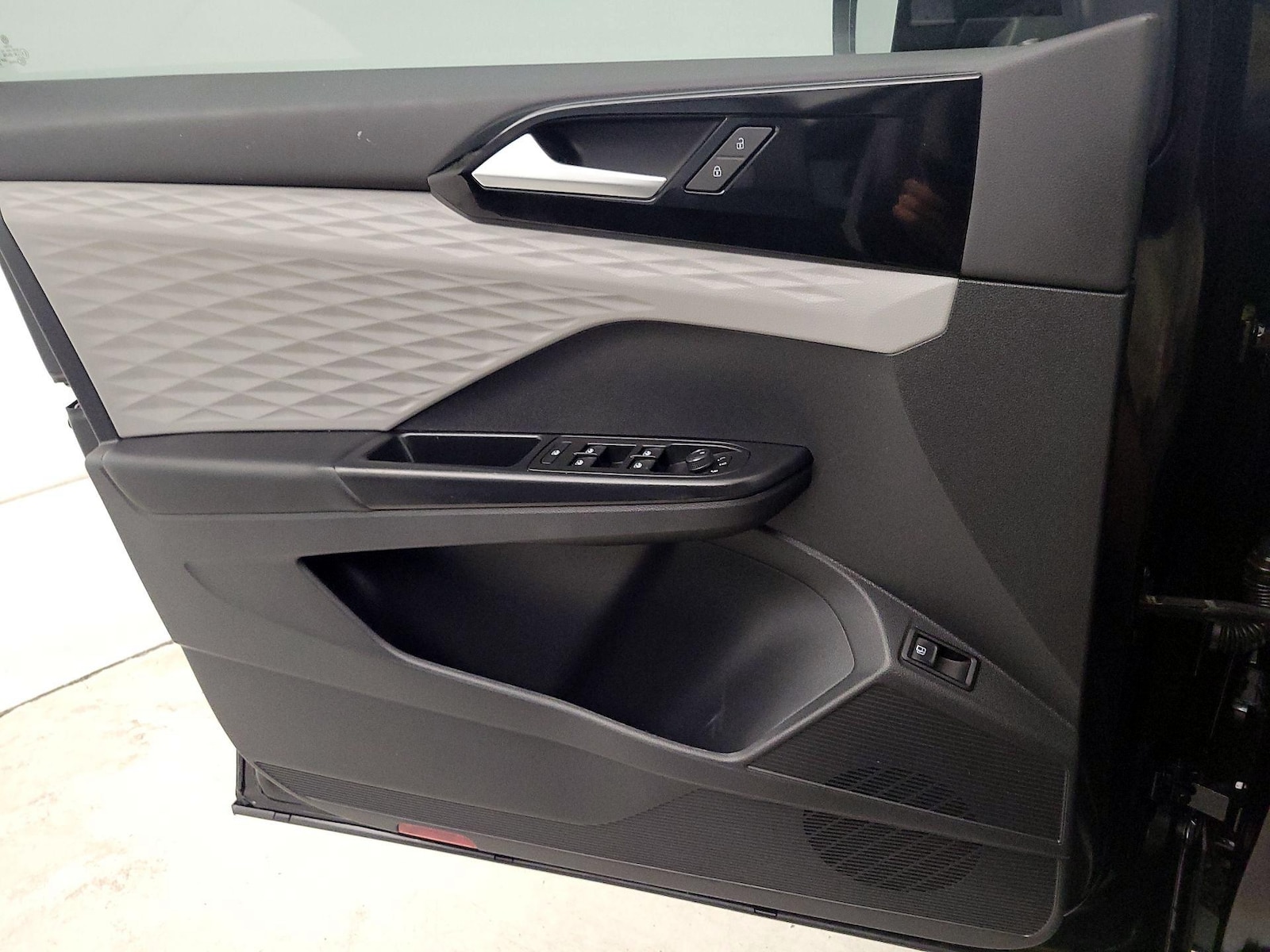 2022 Volkswagen Taos S - Photo 13