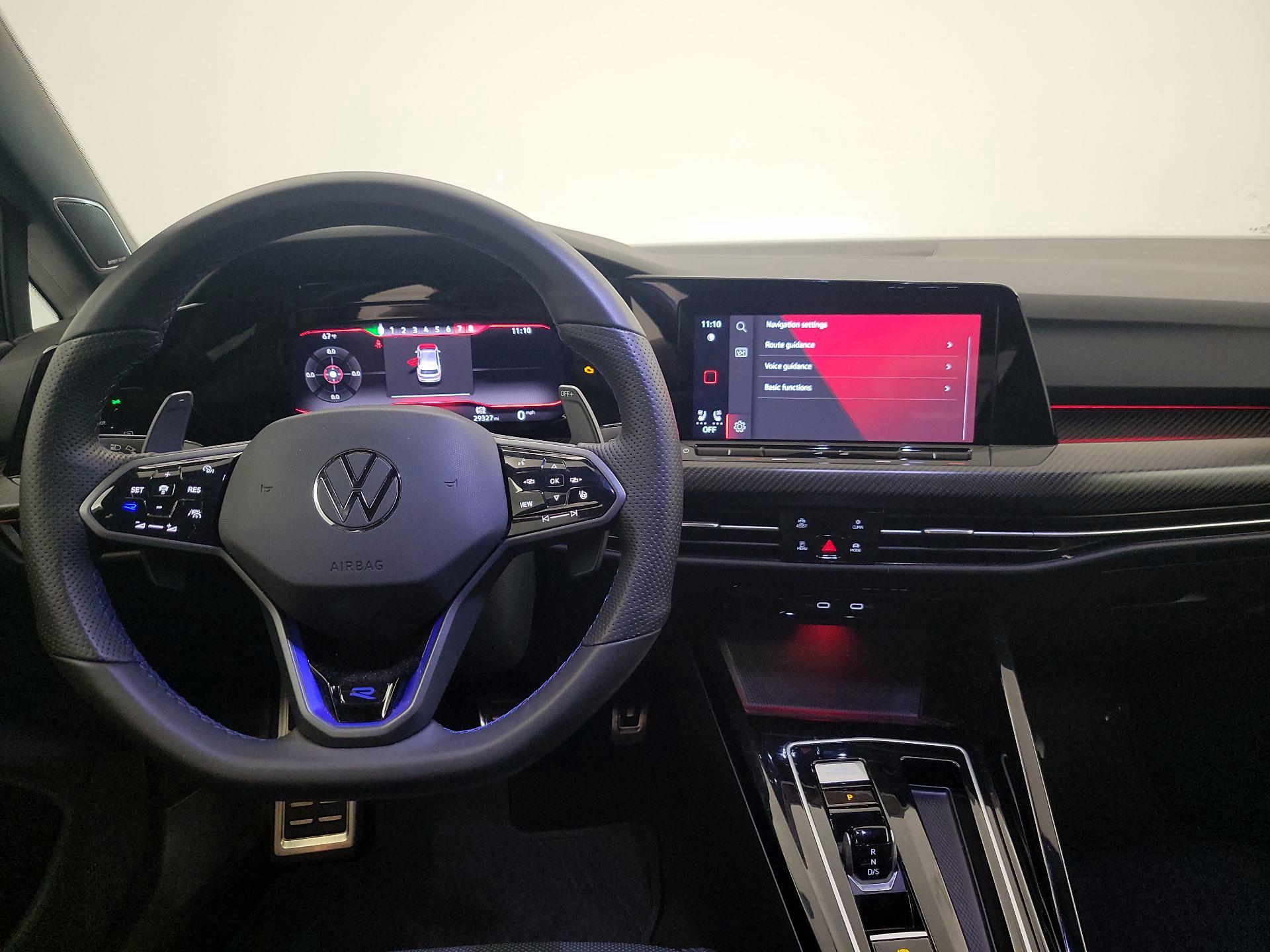 Thumbnail: 2023 Volkswagen Golf - 9