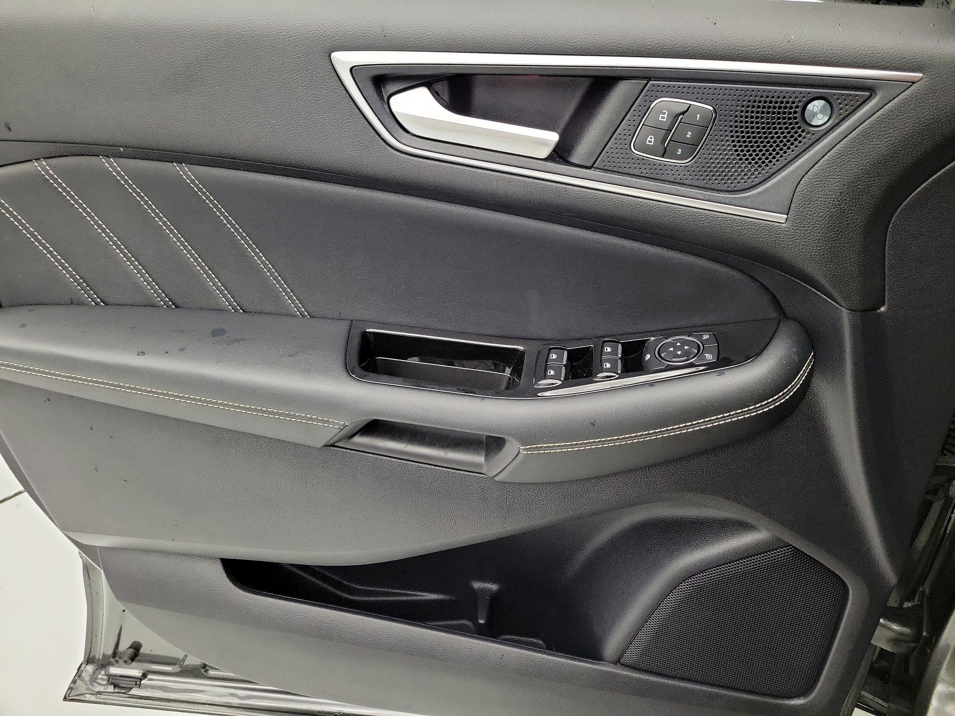 Thumbnail: 2019 Ford Edge - 12