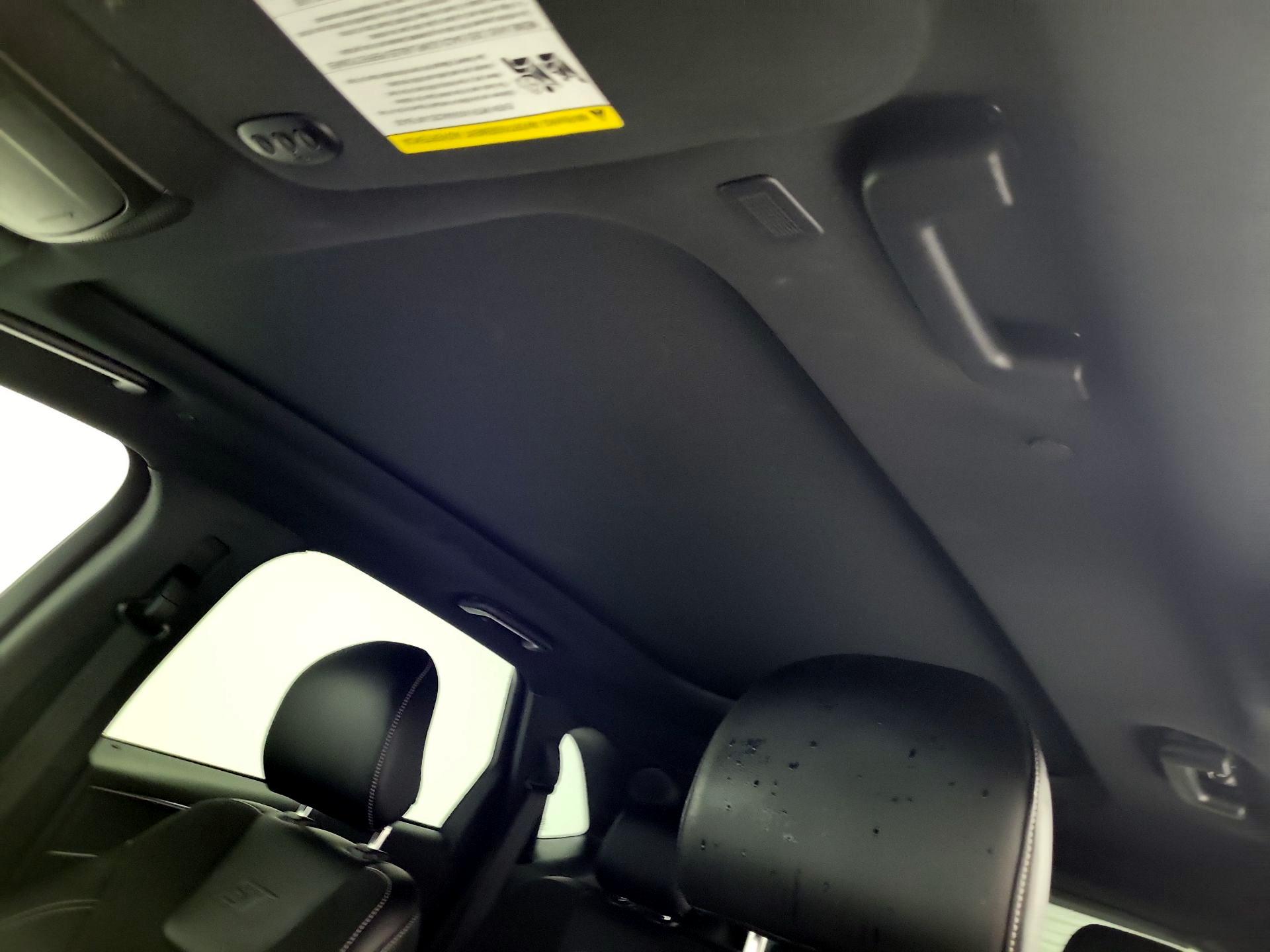 Thumbnail: 2019 Ford Edge - 19