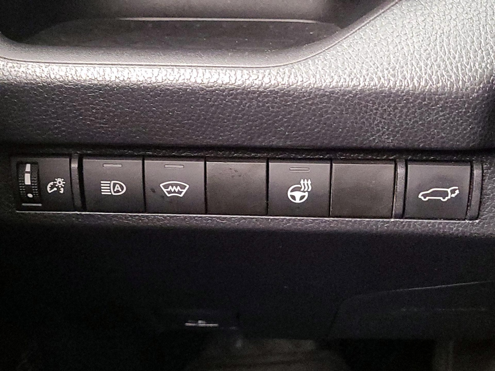 2024 Toyota RAV4 XLE Premium - Photo 14