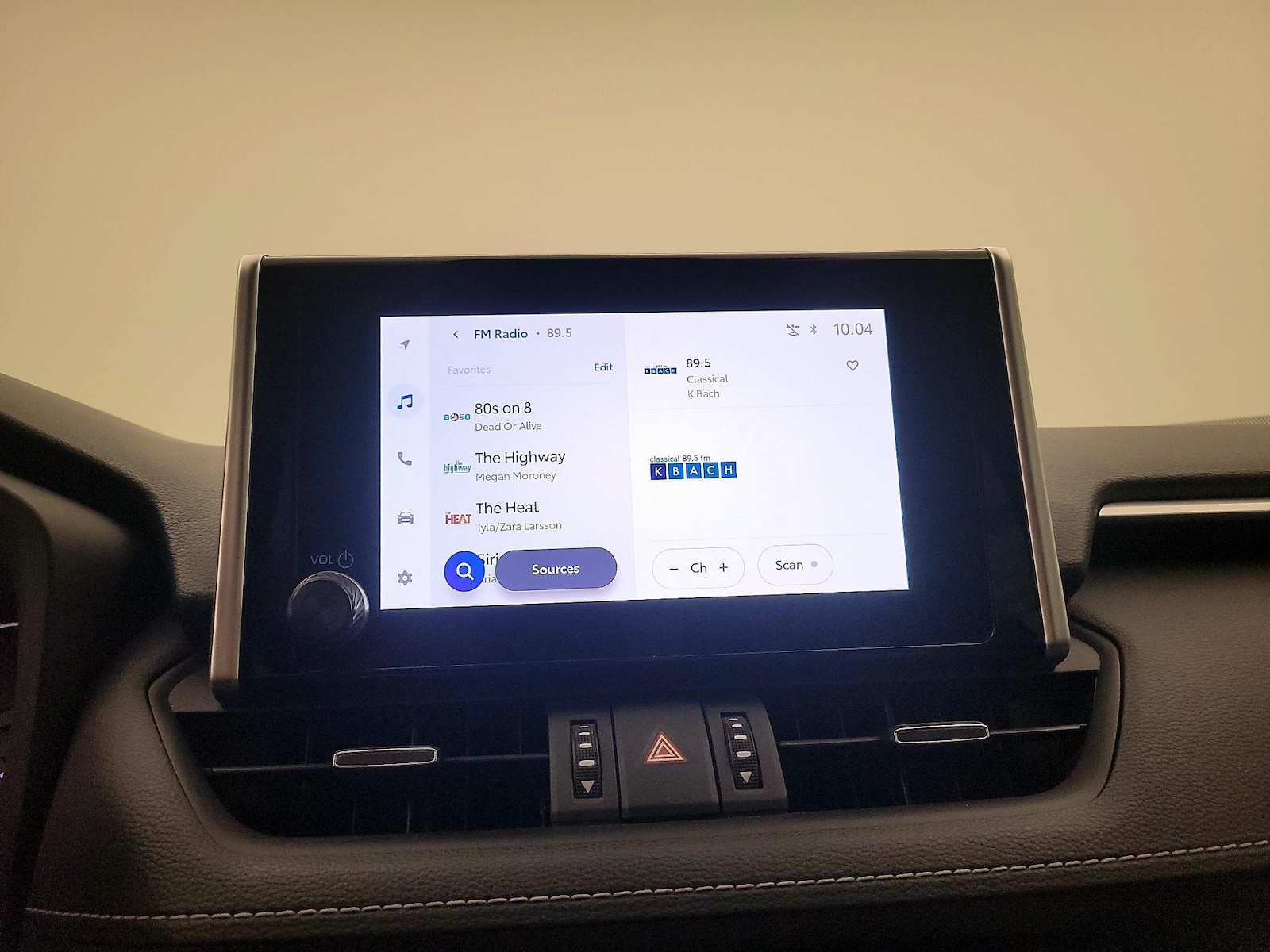 2024 Toyota RAV4 XLE Premium - Photo 16