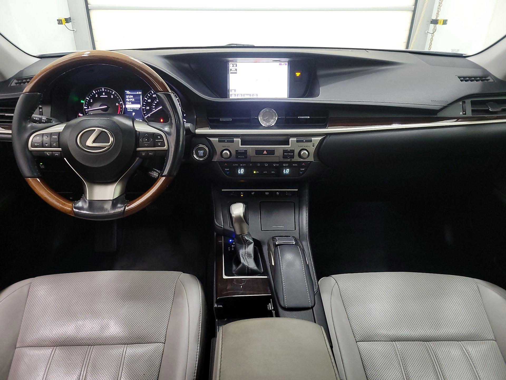Thumbnail: 2018 Lexus ES - 9