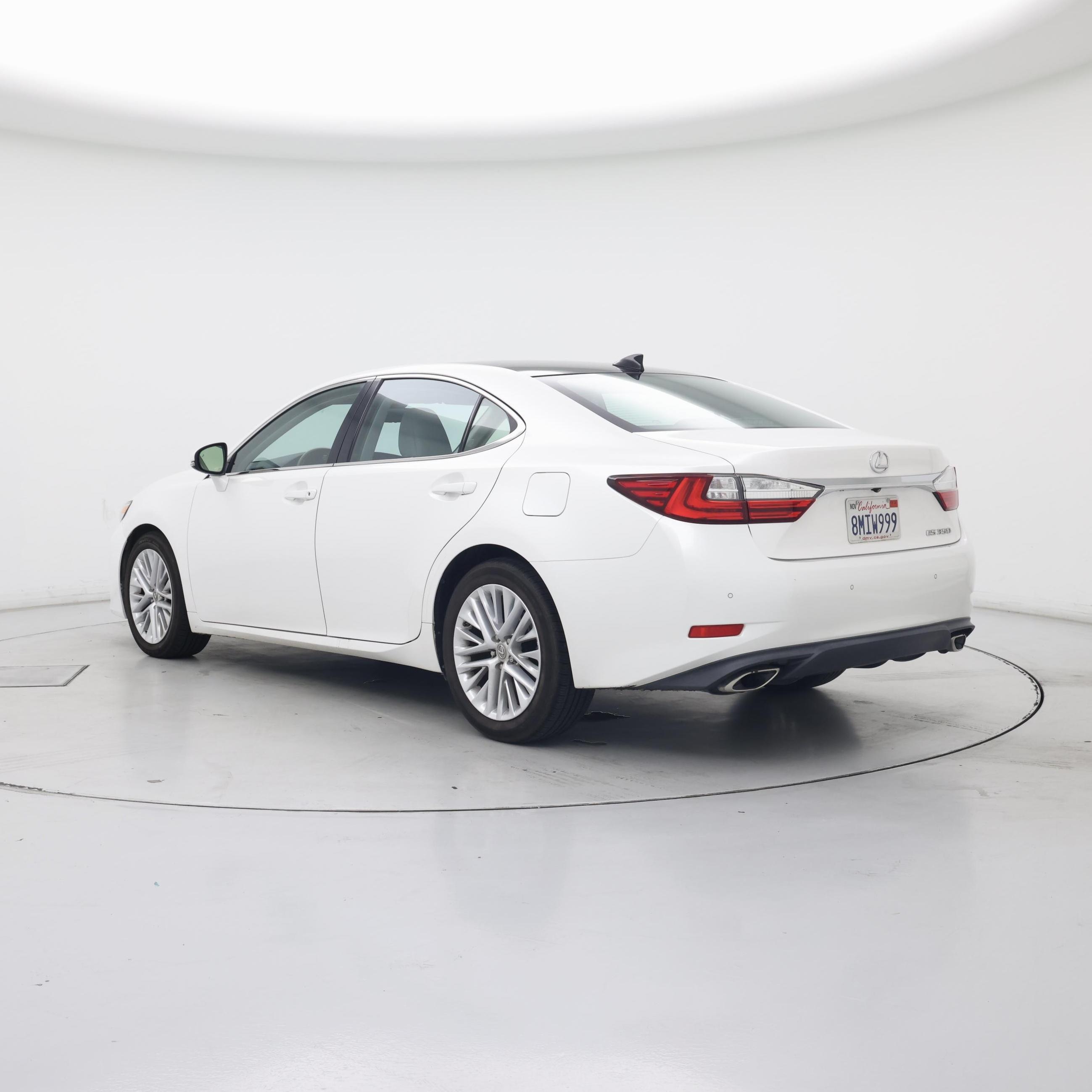Thumbnail: 2018 Lexus ES - 2