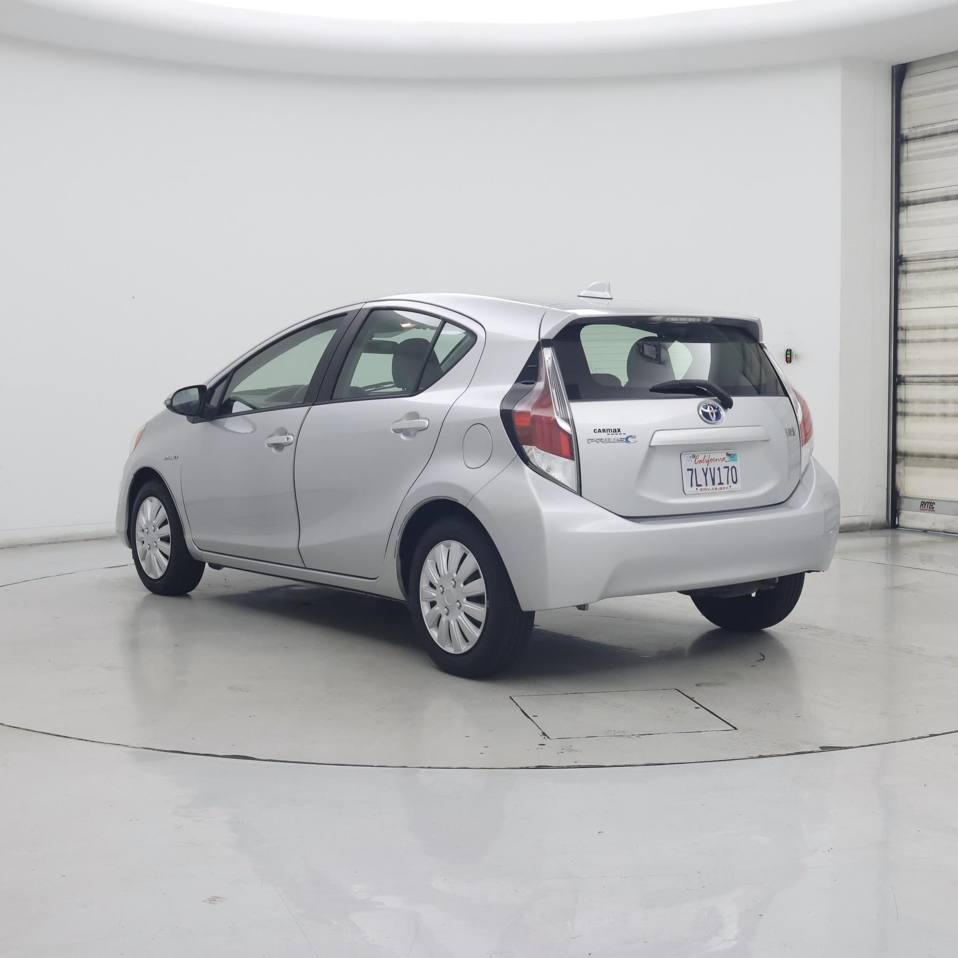 Thumbnail: 2015 Toyota Prius c - 2