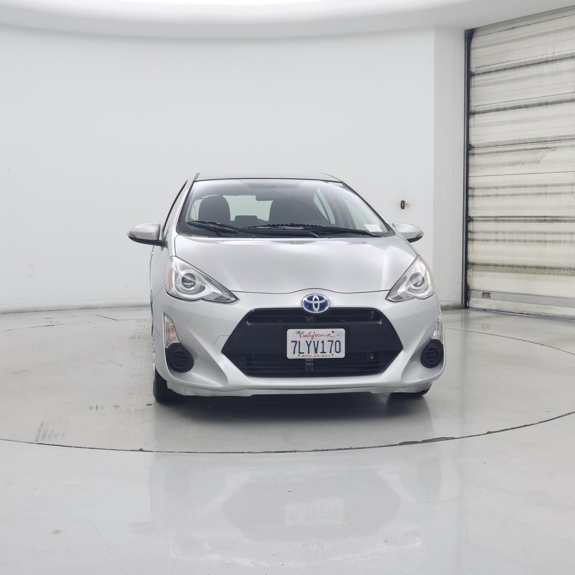 Thumbnail: 2015 Toyota Prius c - 5