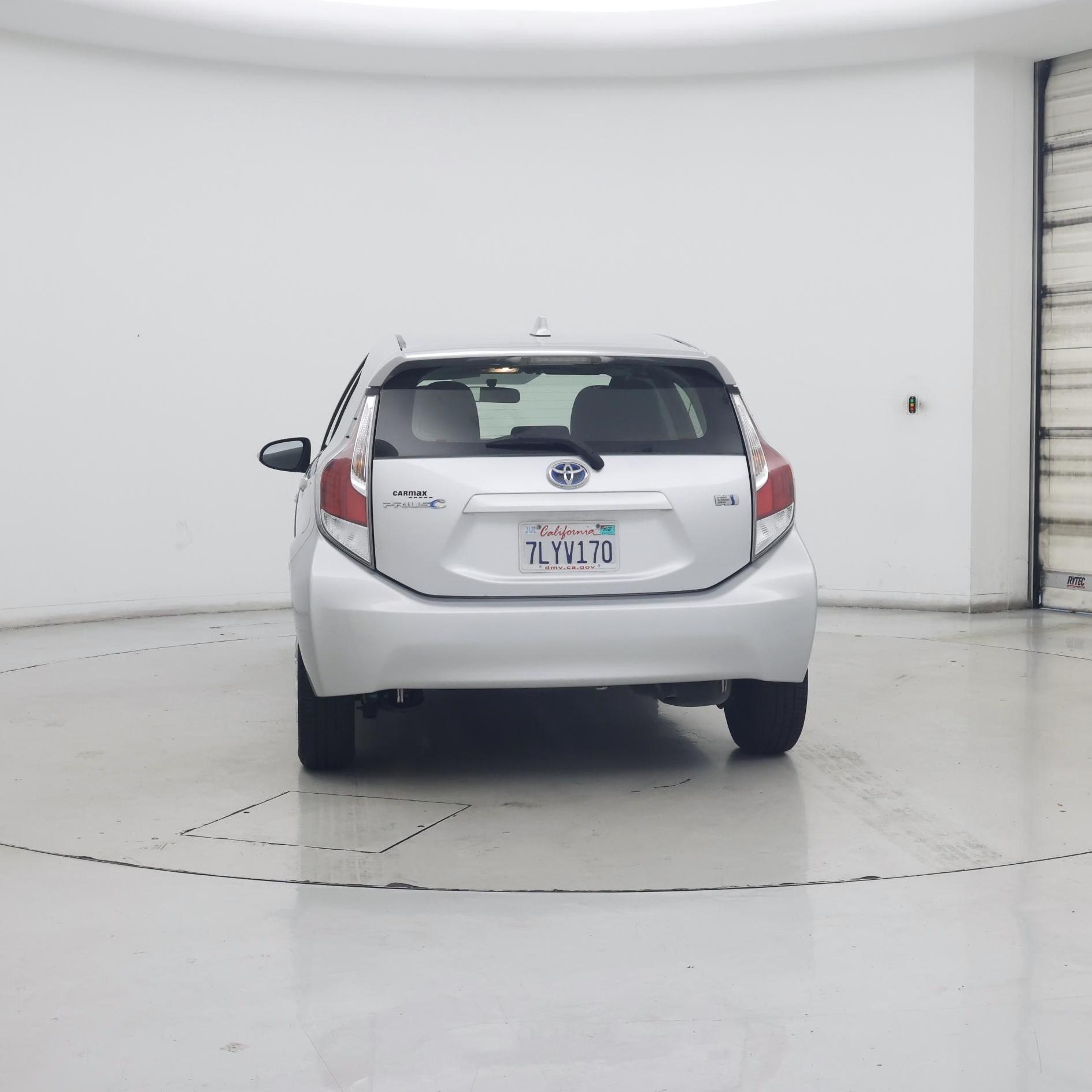 Thumbnail: 2015 Toyota Prius c - 6