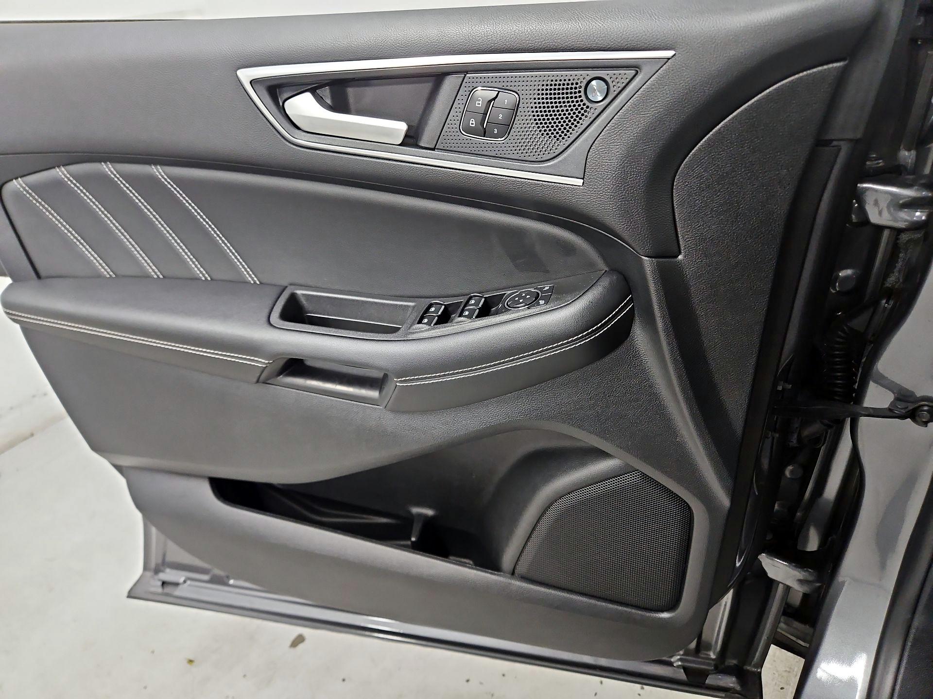 Thumbnail: 2023 Ford Edge - 12