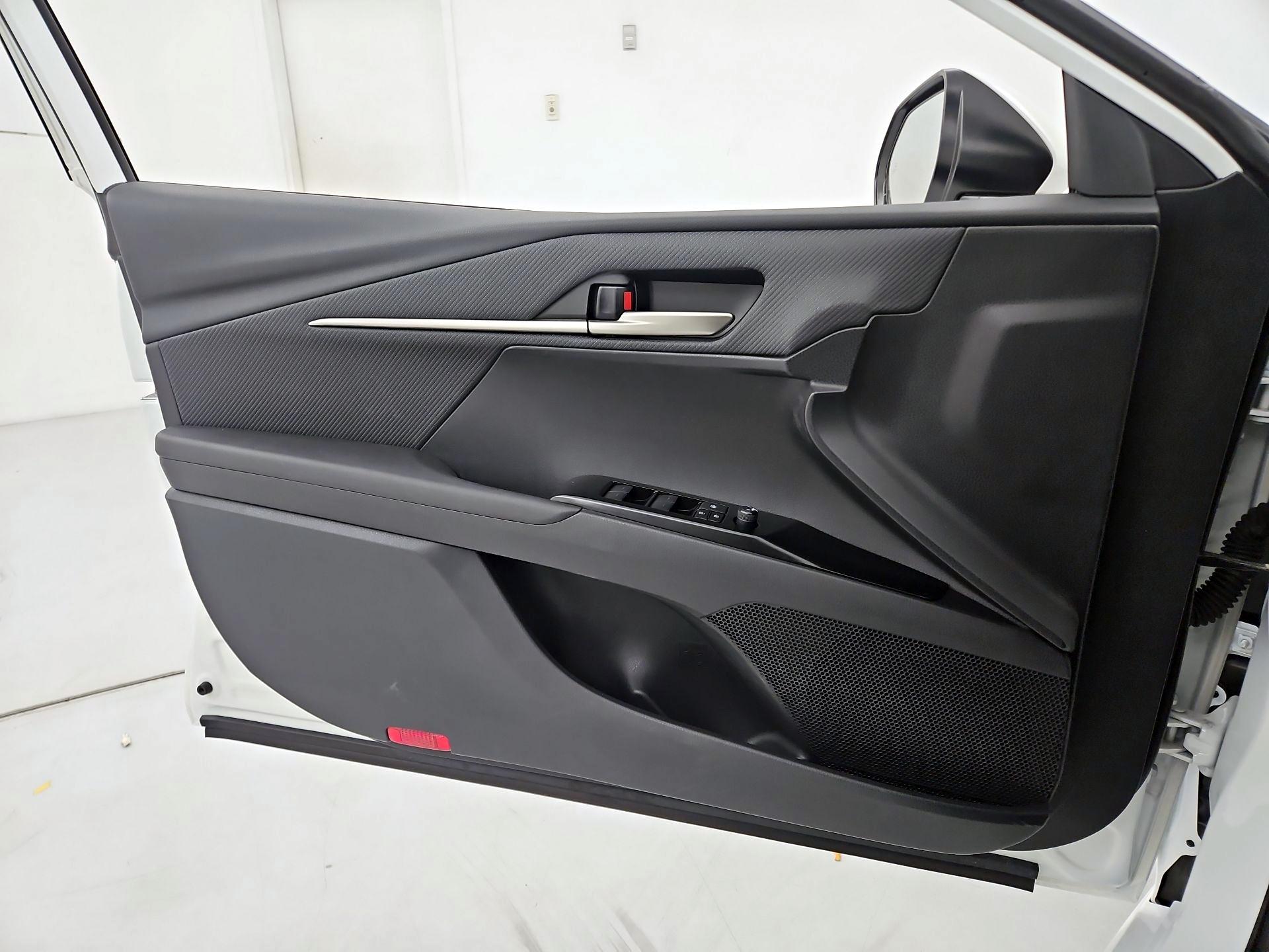 Thumbnail: 2025 Toyota Camry - 12