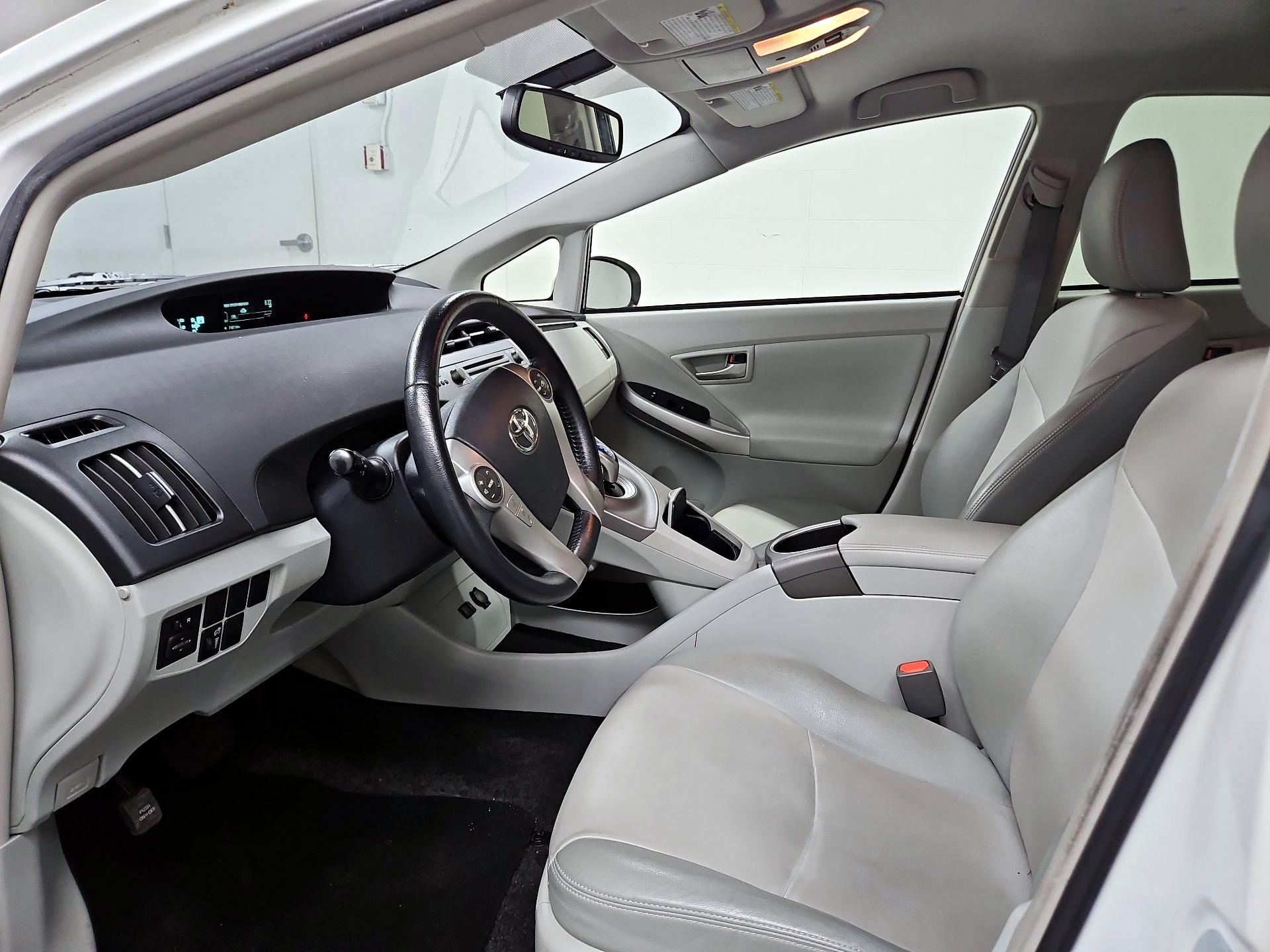 Thumbnail: 2015 Toyota Prius - 11