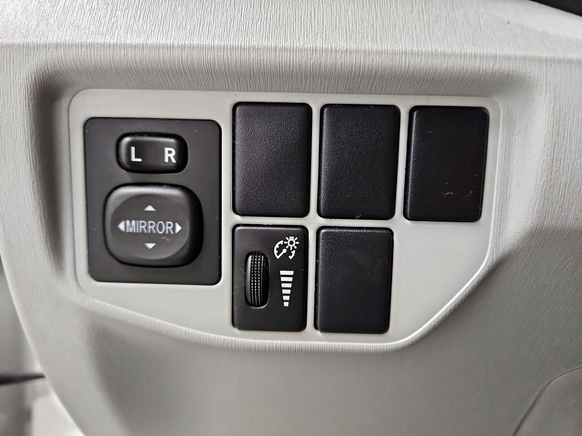 Thumbnail: 2015 Toyota Prius - 13