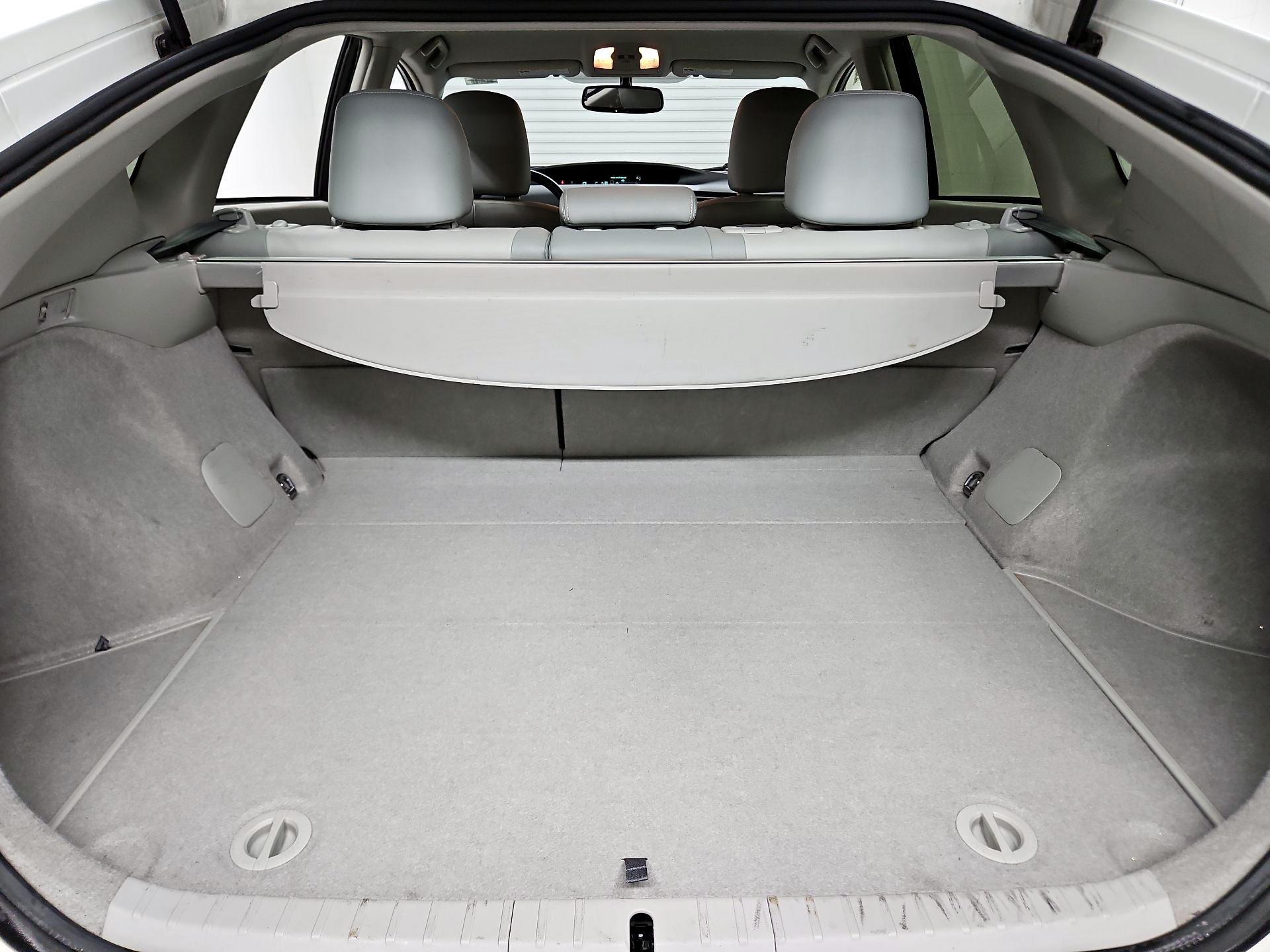 Thumbnail: 2015 Toyota Prius - 20