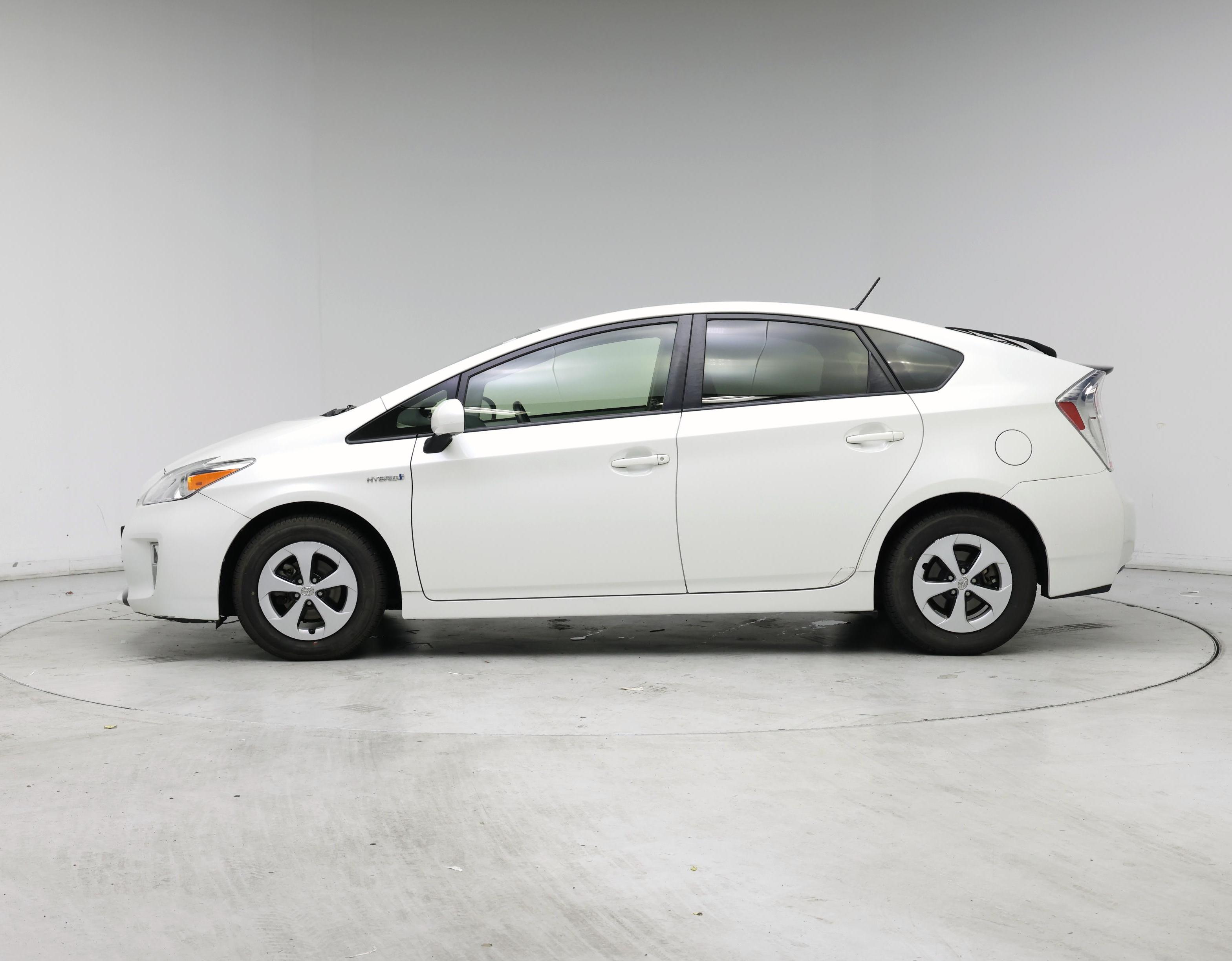 Thumbnail: 2015 Toyota Prius - 3