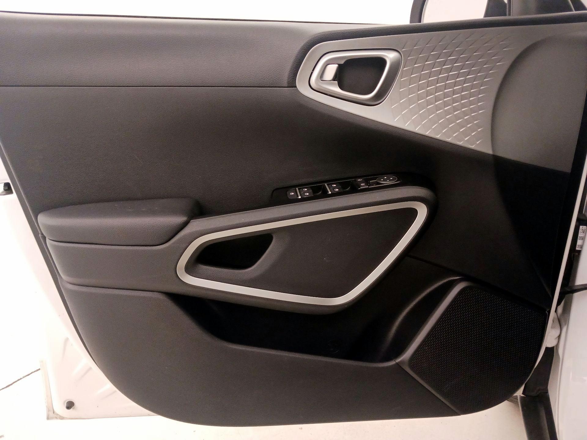 Thumbnail: 2020 Kia Soul - 12