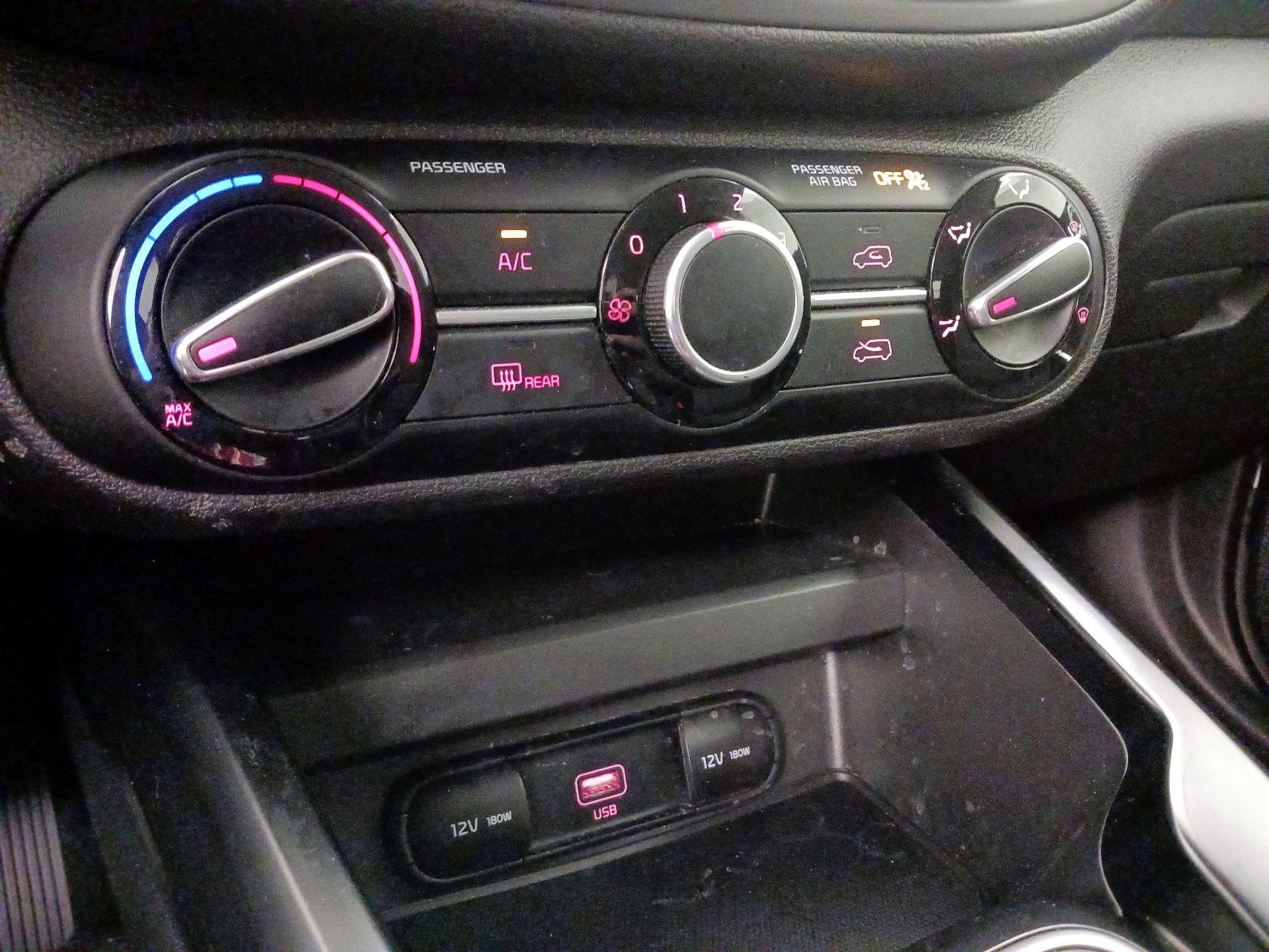 Thumbnail: 2020 Kia Soul - 16