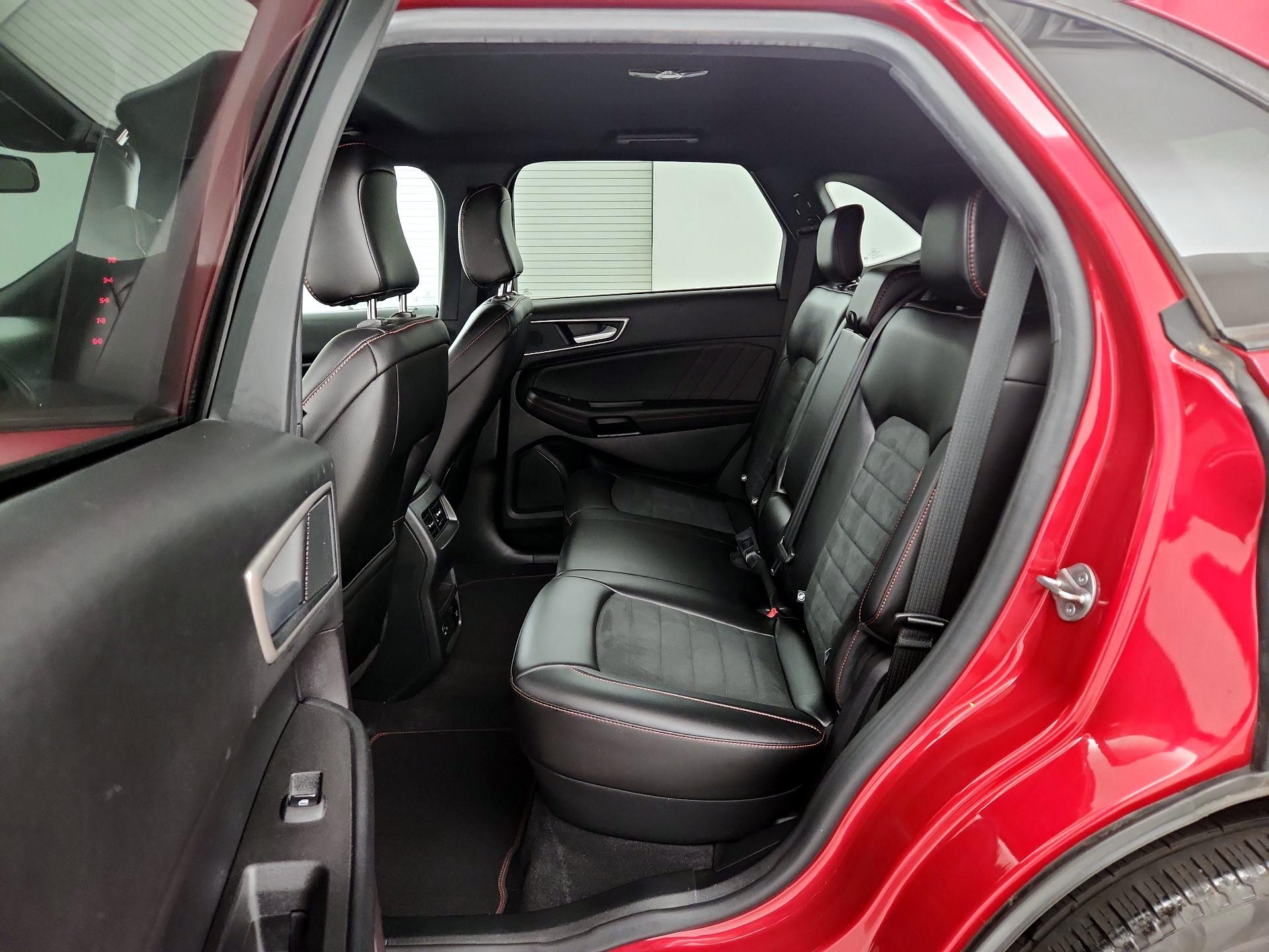 Thumbnail: 2021 Ford Edge - 17