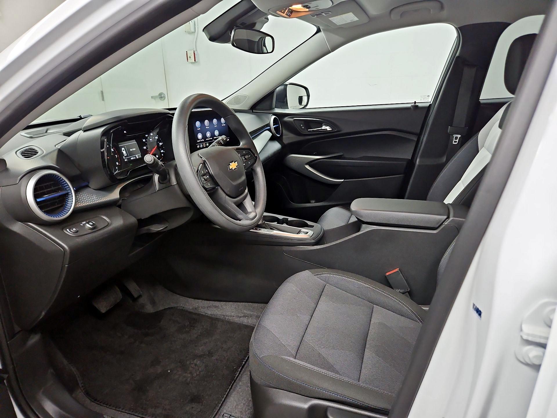 Thumbnail: 2025 Chevrolet Trax - 11