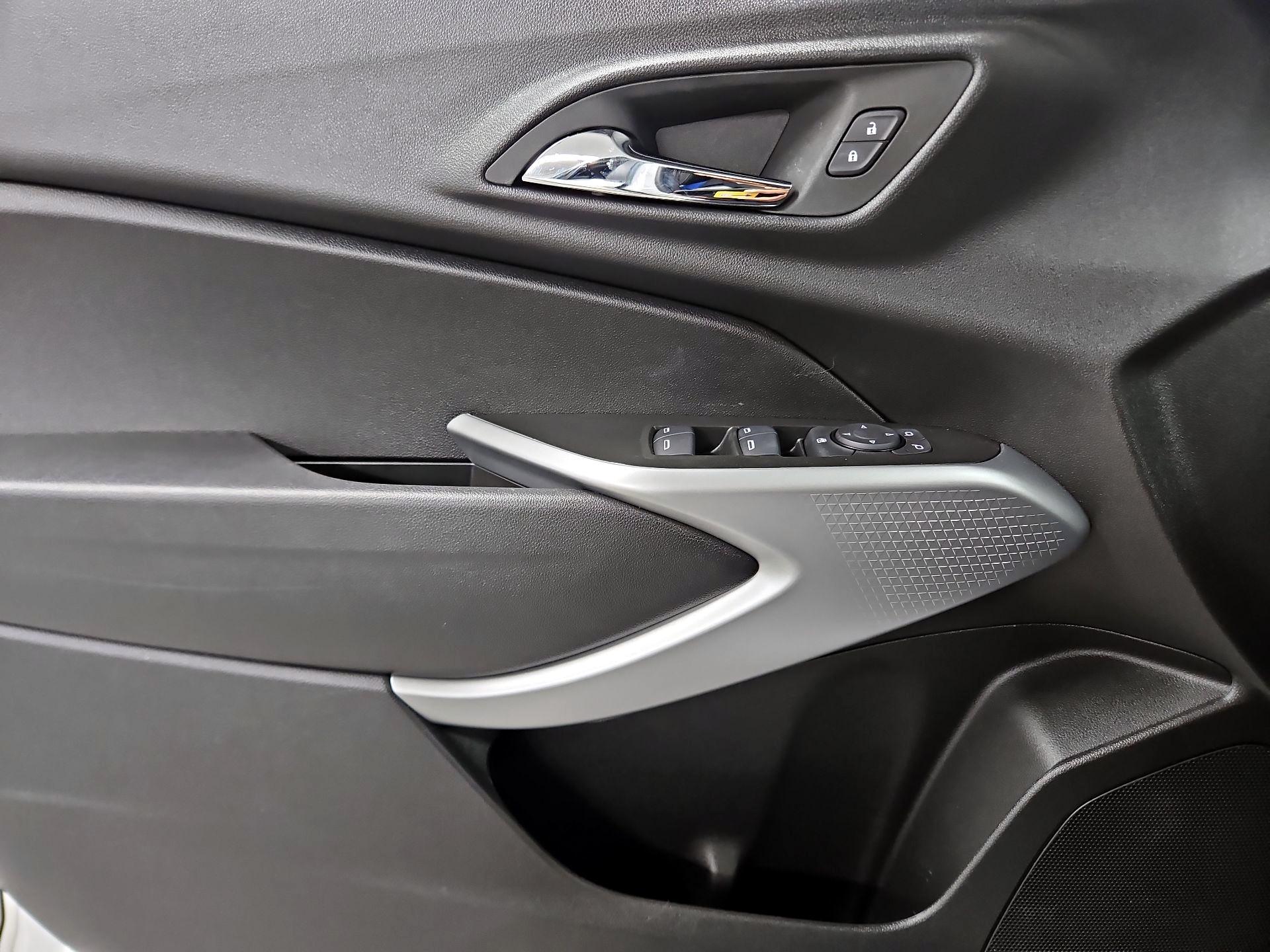 Thumbnail: 2025 Chevrolet Trax - 12