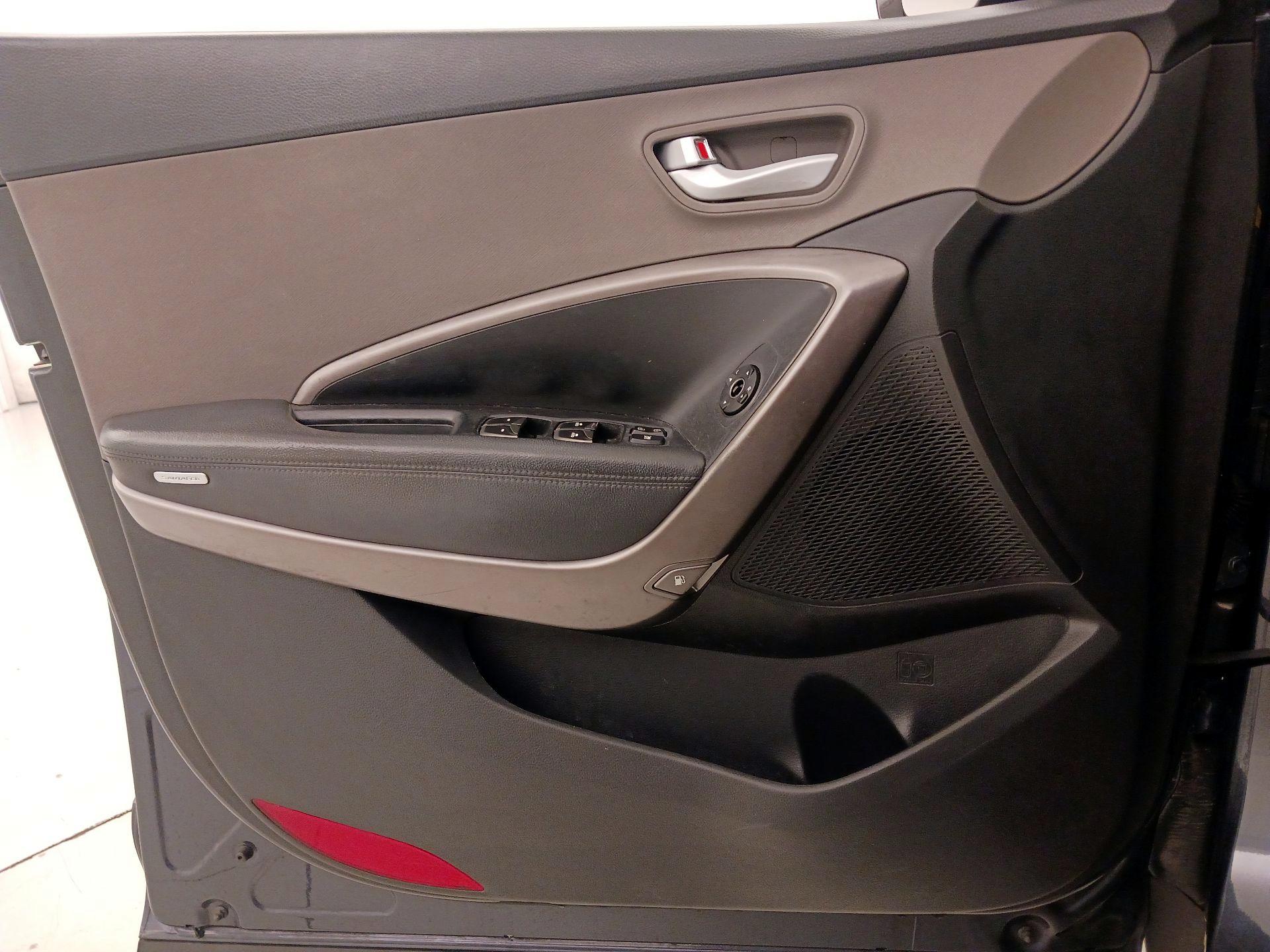 Thumbnail: 2015 Hyundai Santa Fe - 12
