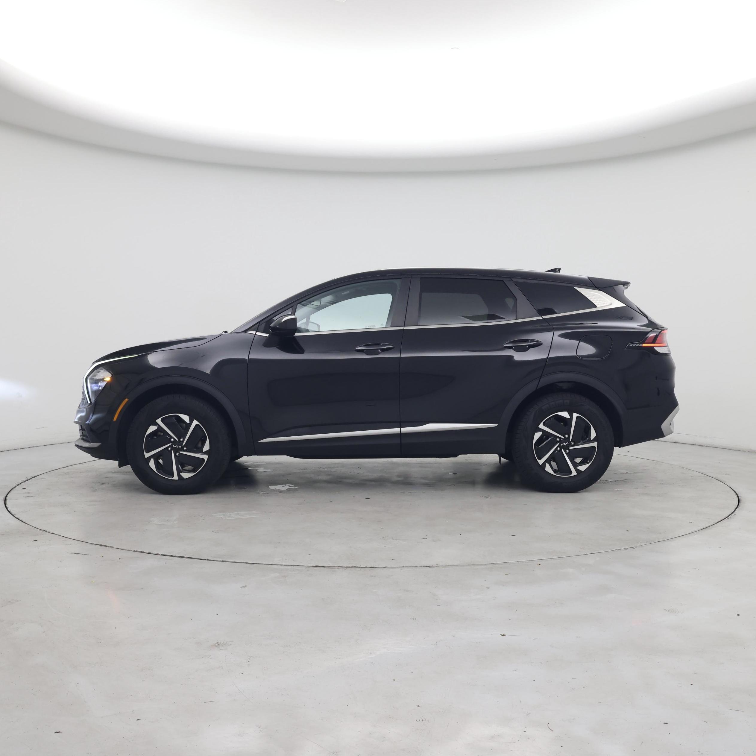 Thumbnail: 2023 Kia Sportage - 3