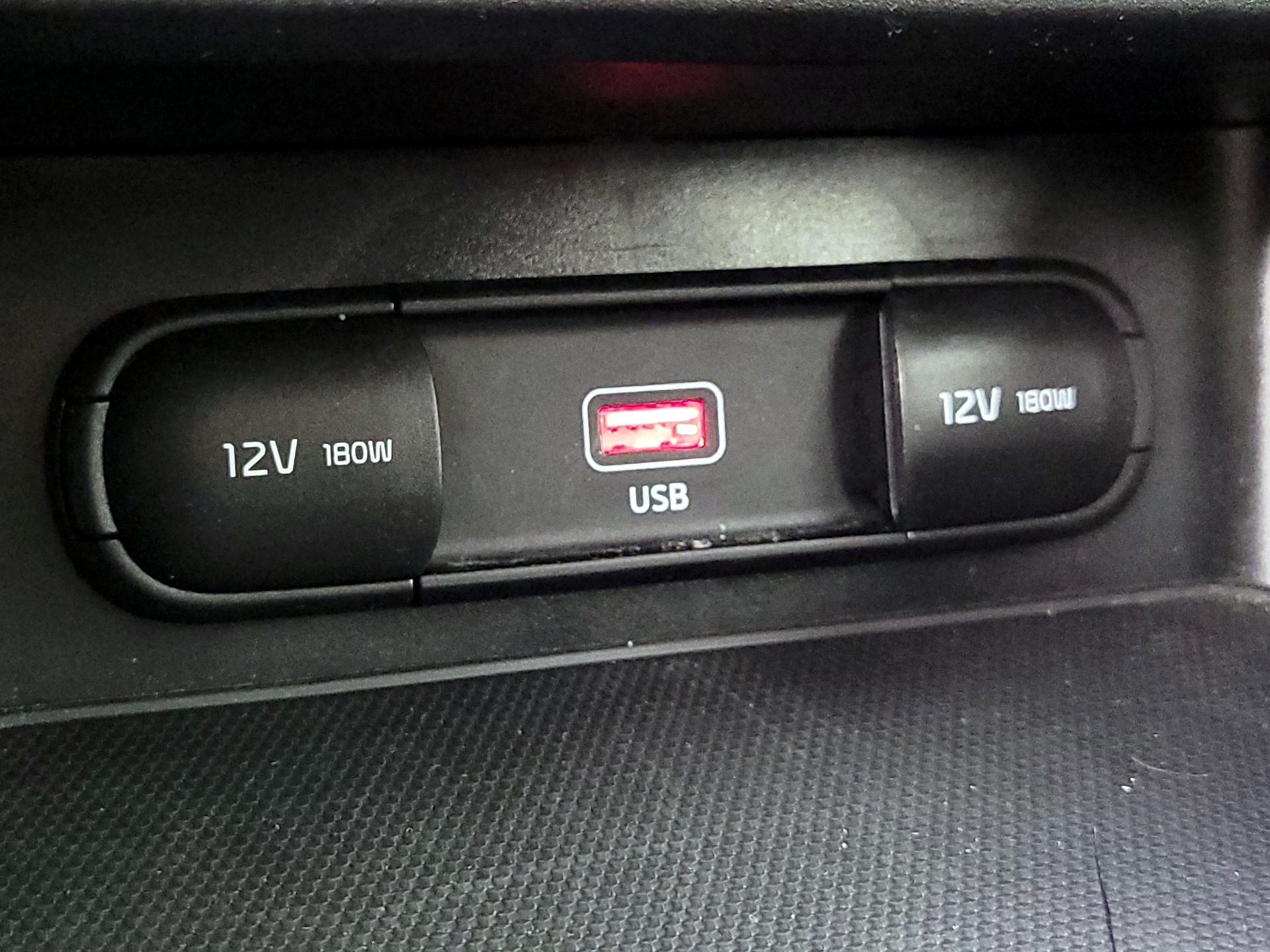 Thumbnail: 2022 Kia Forte - 18