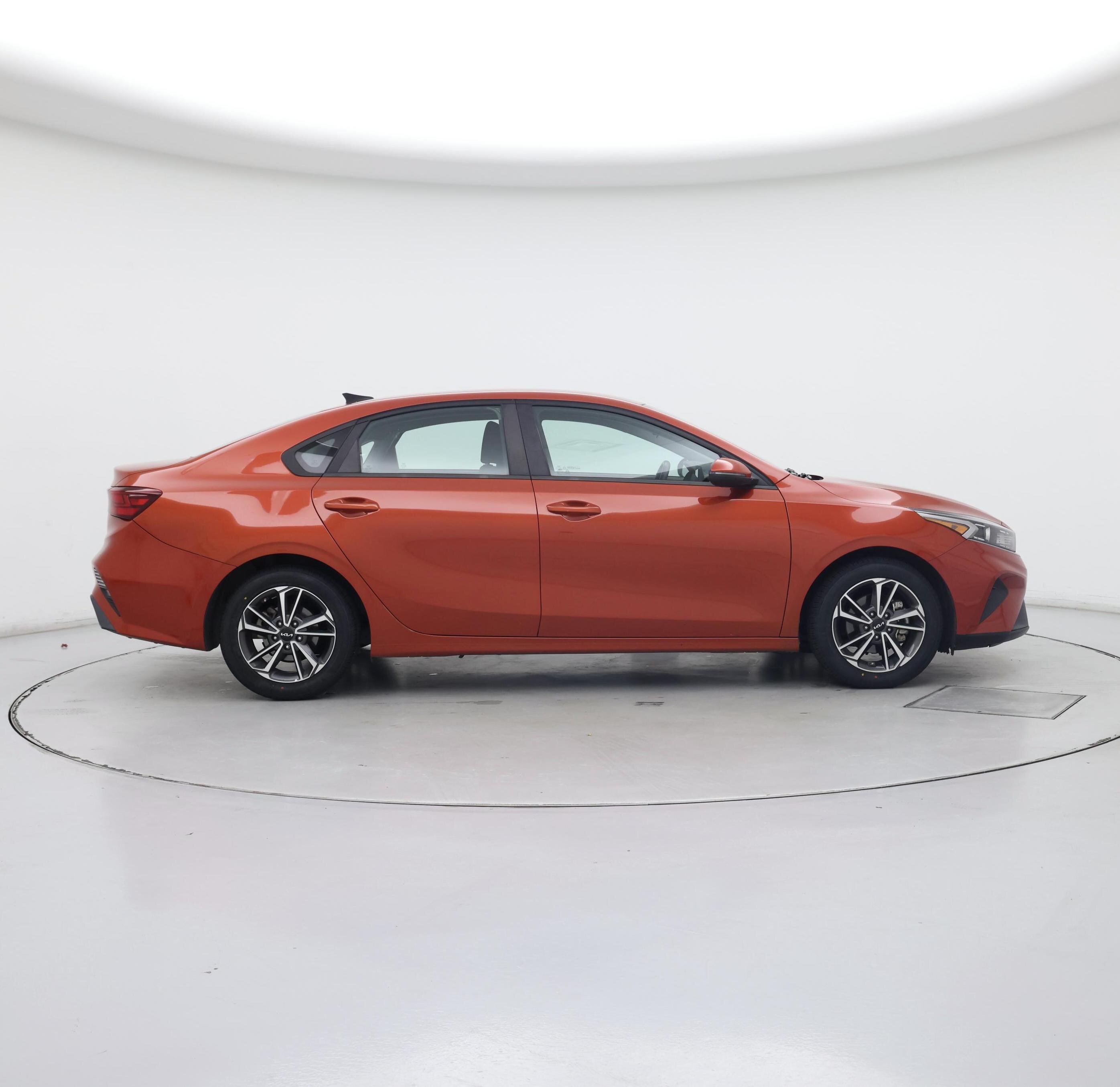 Thumbnail: 2022 Kia Forte - 7