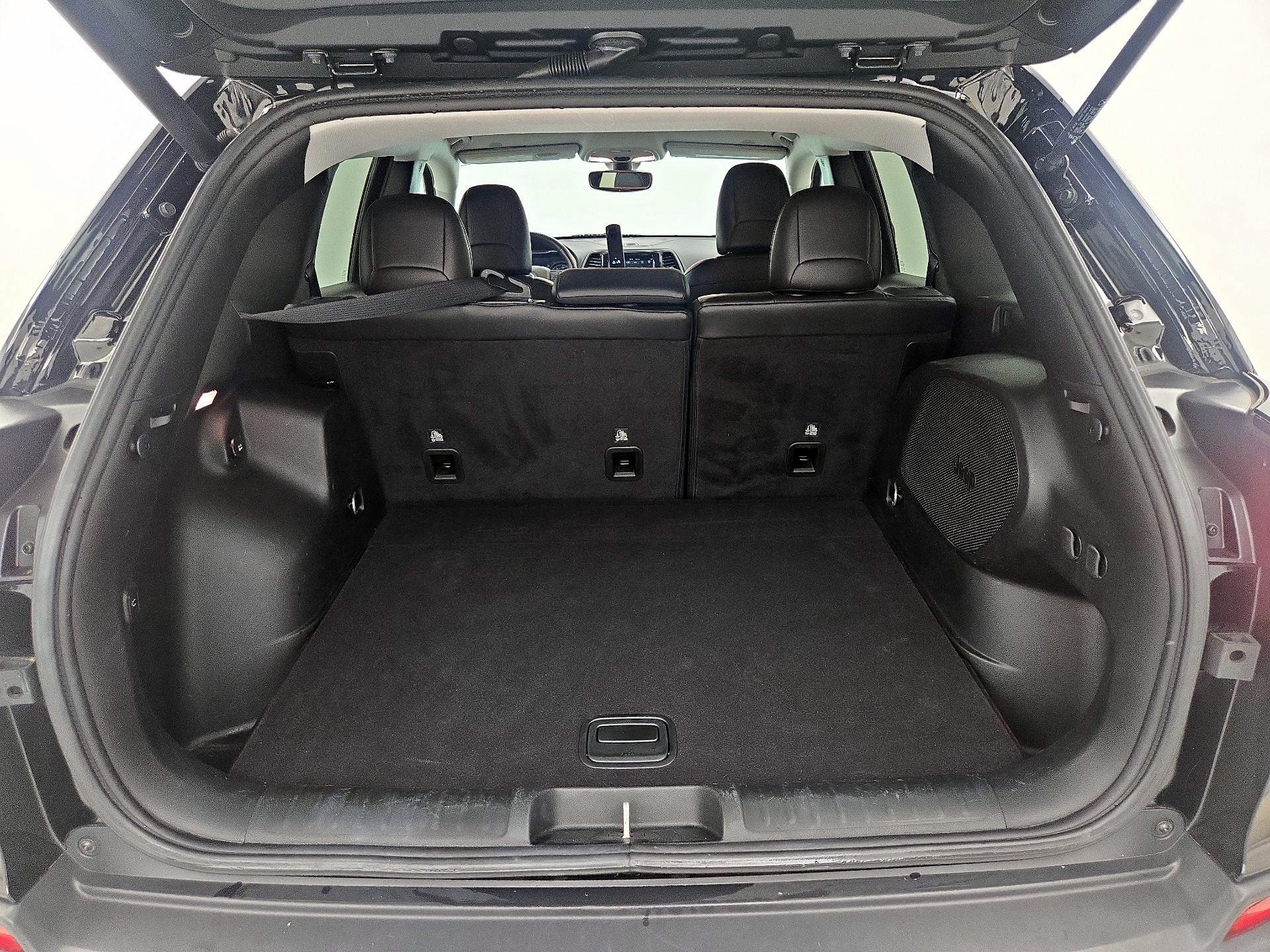 Thumbnail: 2019 Jeep Cherokee - 20