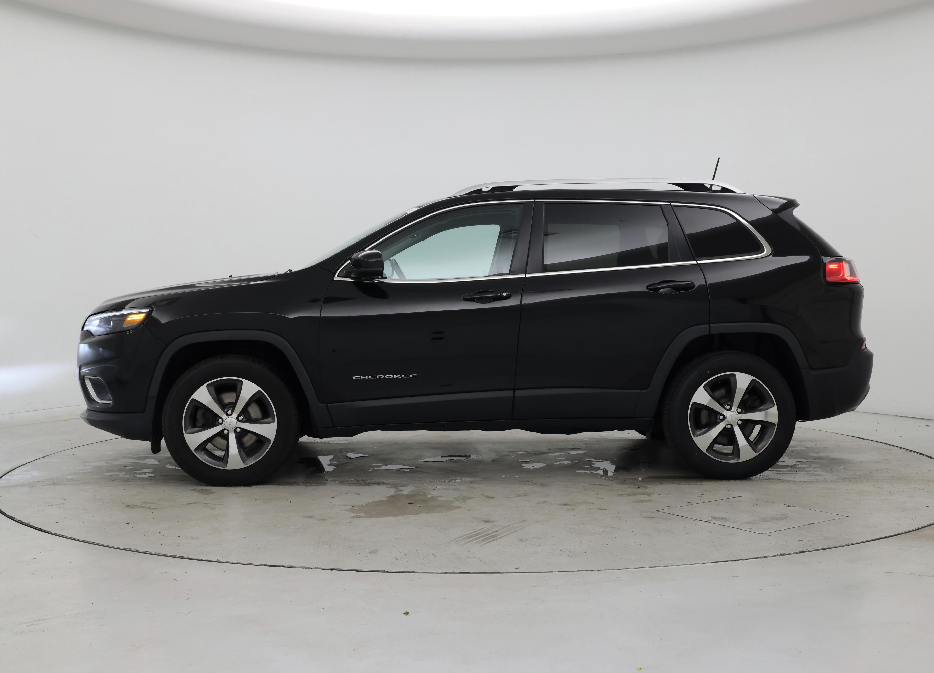 Thumbnail: 2019 Jeep Cherokee - 3