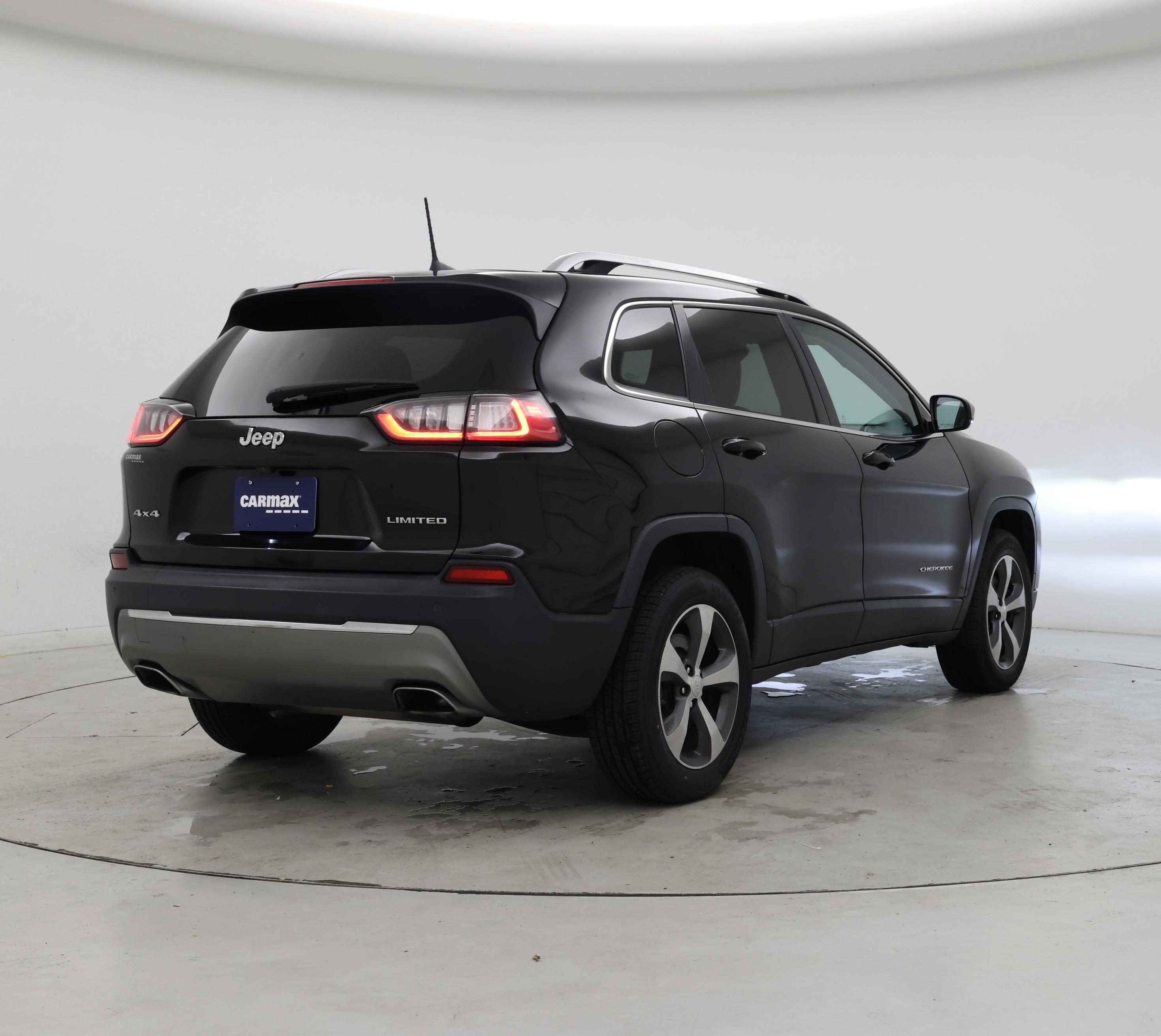 Thumbnail: 2019 Jeep Cherokee - 8