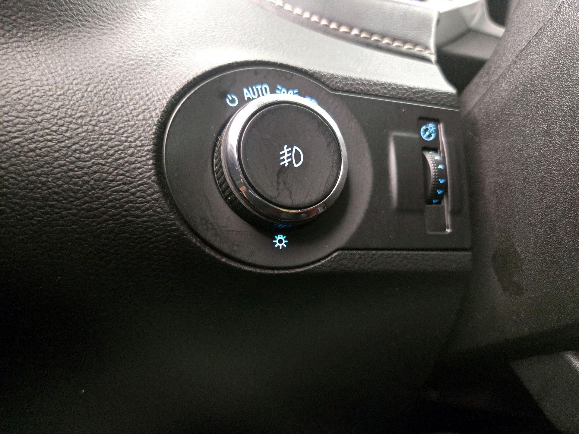 Thumbnail: 2015 Chevrolet Camaro - 13
