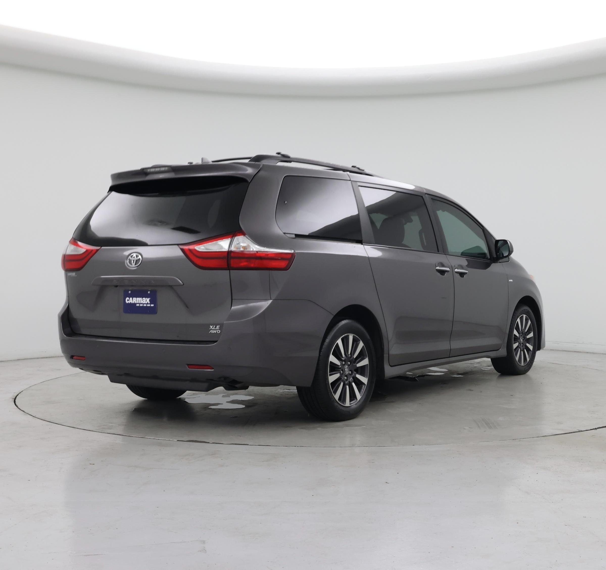 Thumbnail: 2018 Toyota Sienna - 8