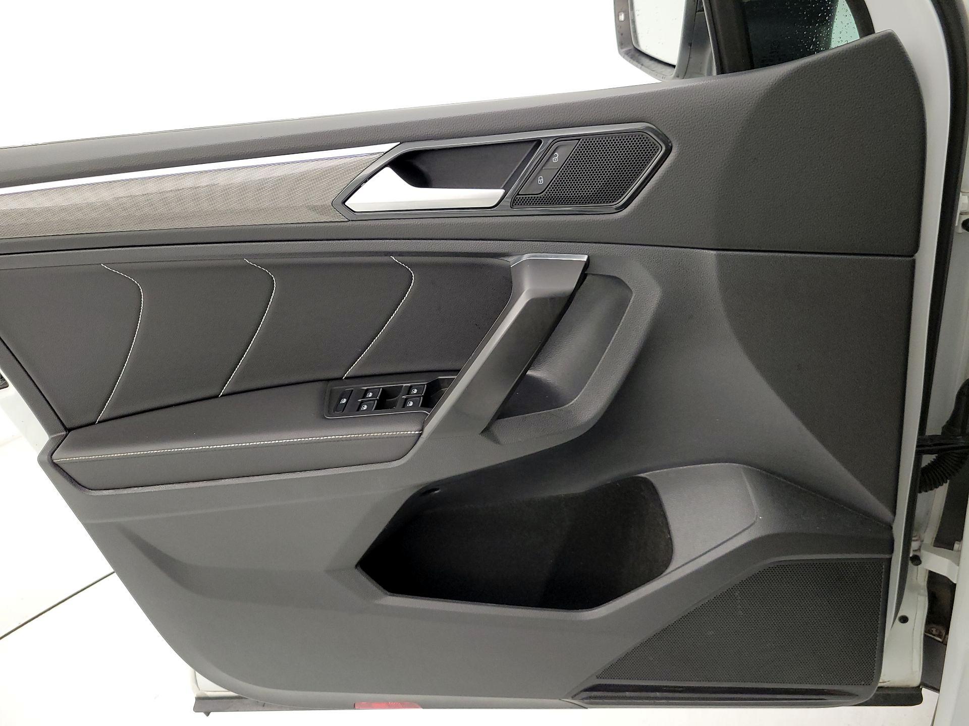 Thumbnail: 2022 Volkswagen Tiguan - 12