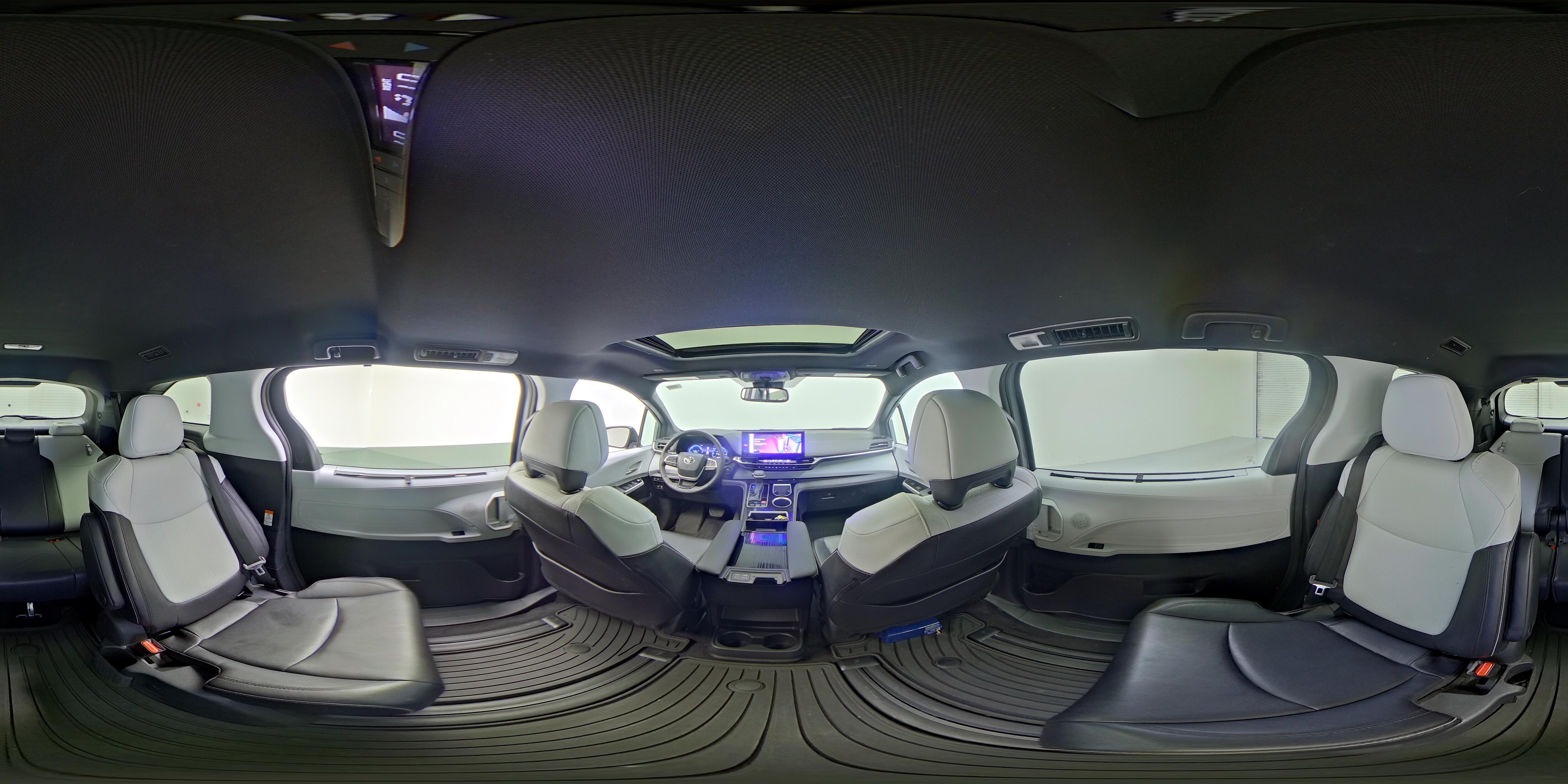 2025 Toyota Sienna XSE - Photo 29