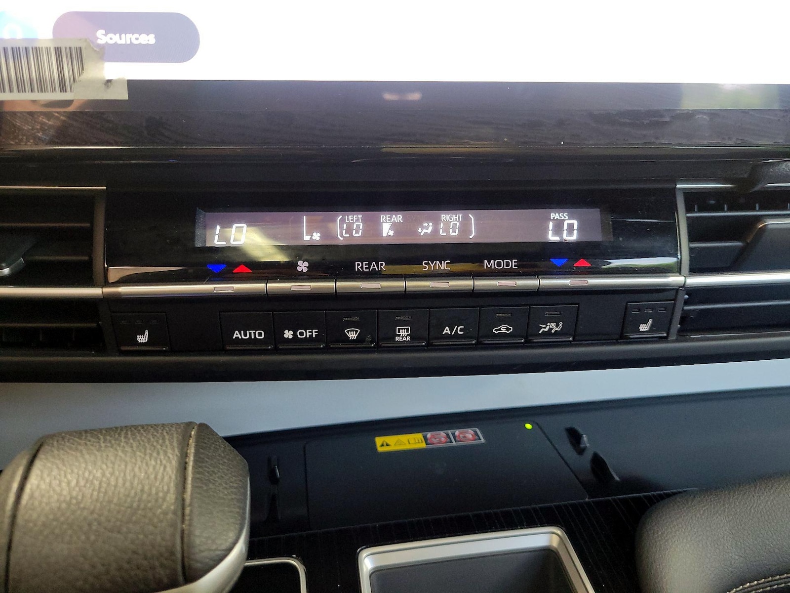 2025 Toyota Sienna XSE - Photo 18