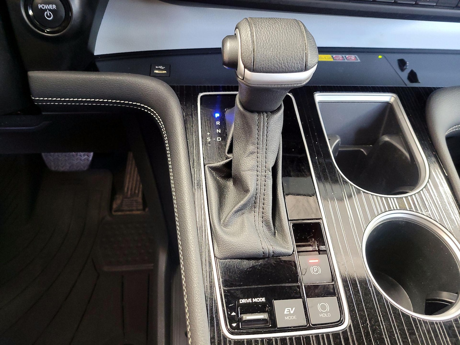 2025 Toyota Sienna XSE - Photo 19