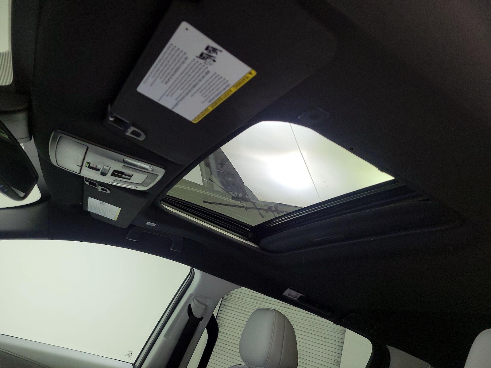 2025 Toyota Sienna XSE - Photo 21