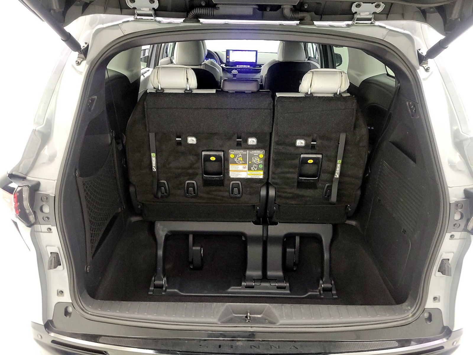 2025 Toyota Sienna XSE - Photo 24