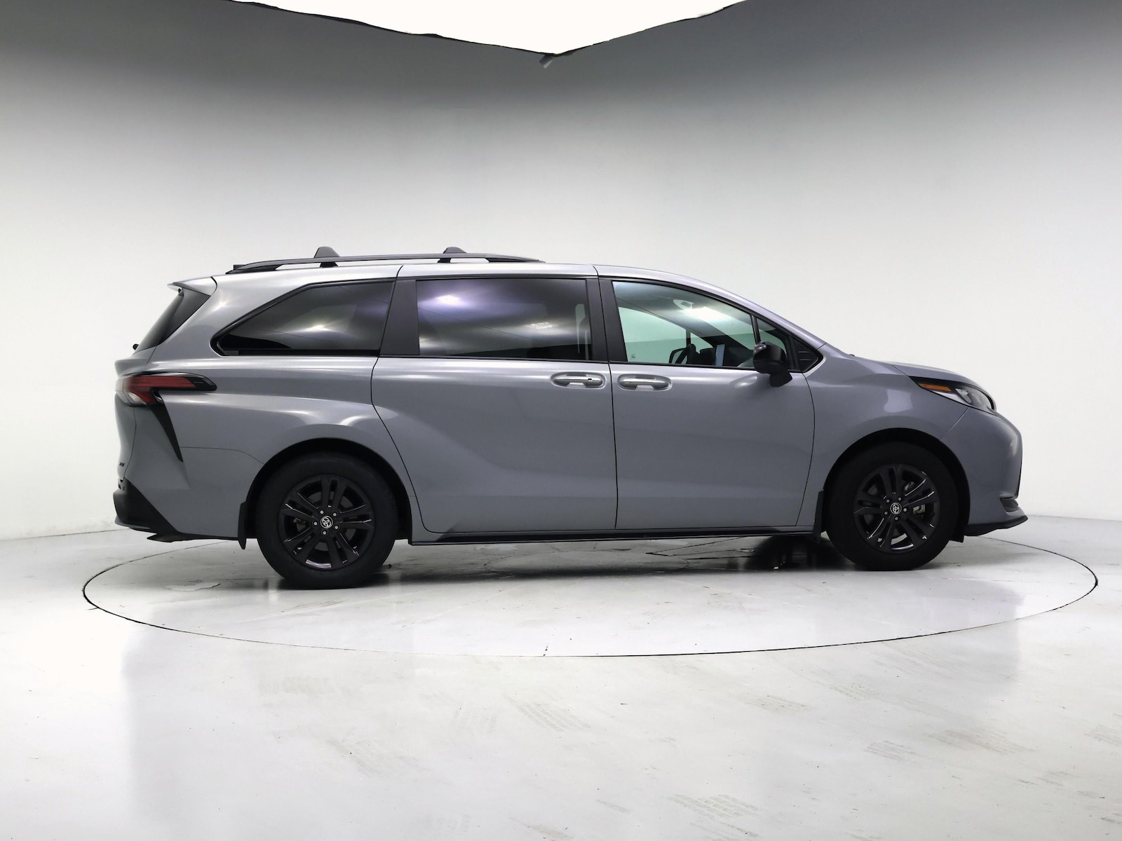 2025 Toyota Sienna XSE - Photo 8
