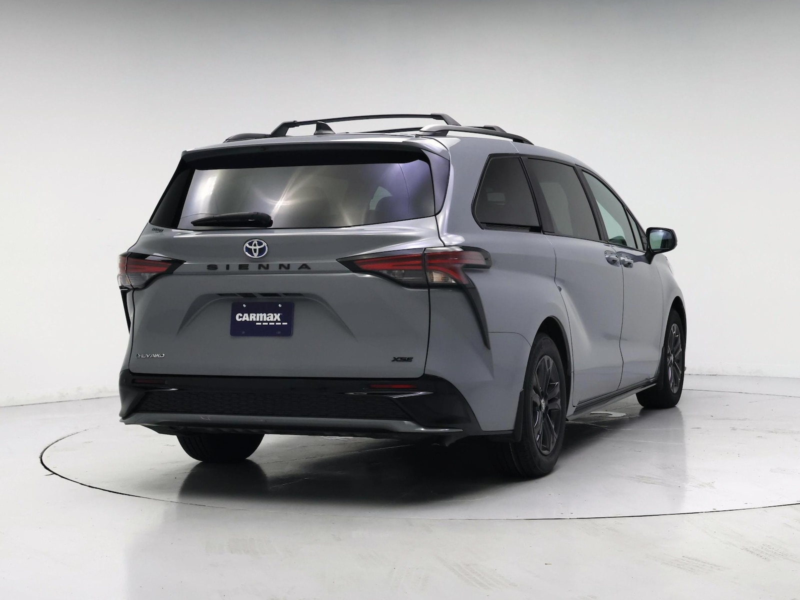 2025 Toyota Sienna XSE - Photo 9