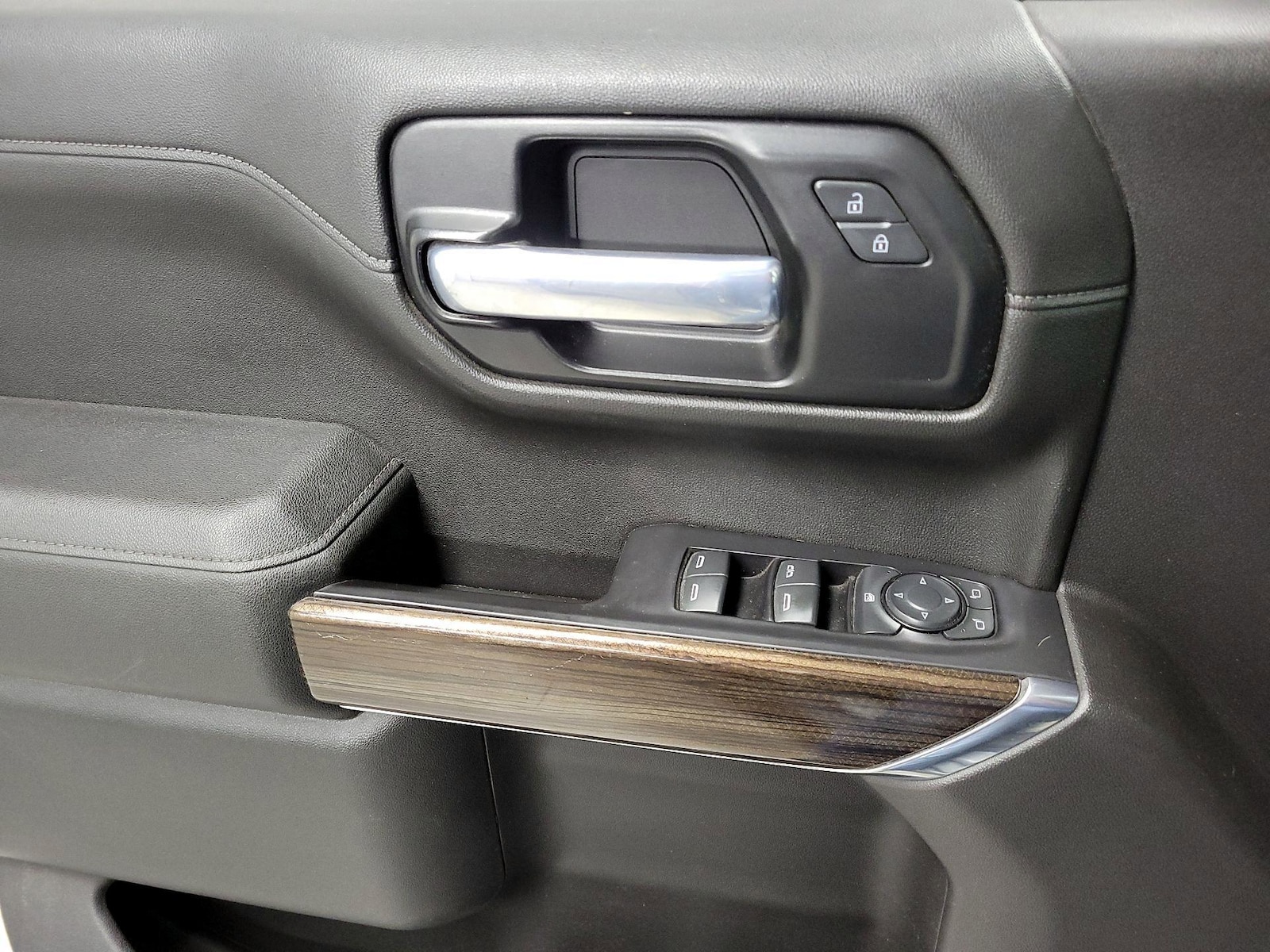 2021 Chevrolet Silverado 1500 RST - Photo 11