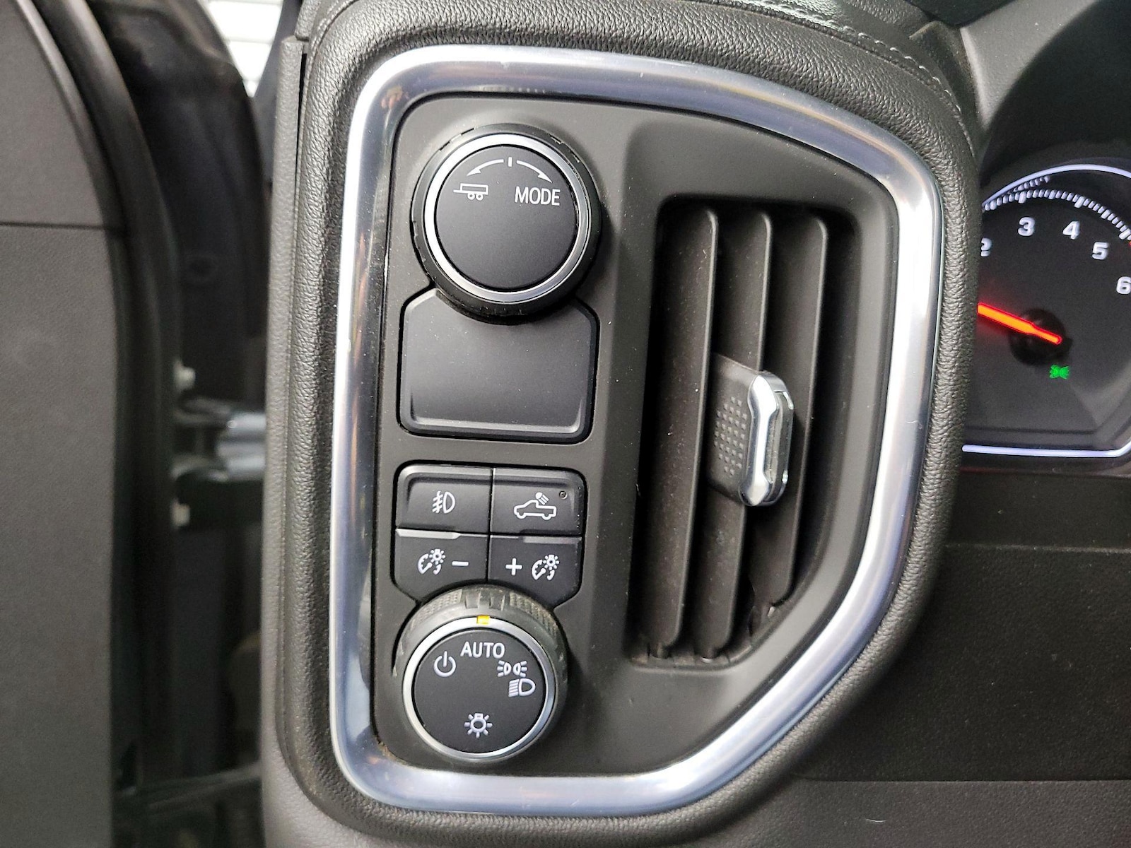 2021 Chevrolet Silverado 1500 RST - Photo 12