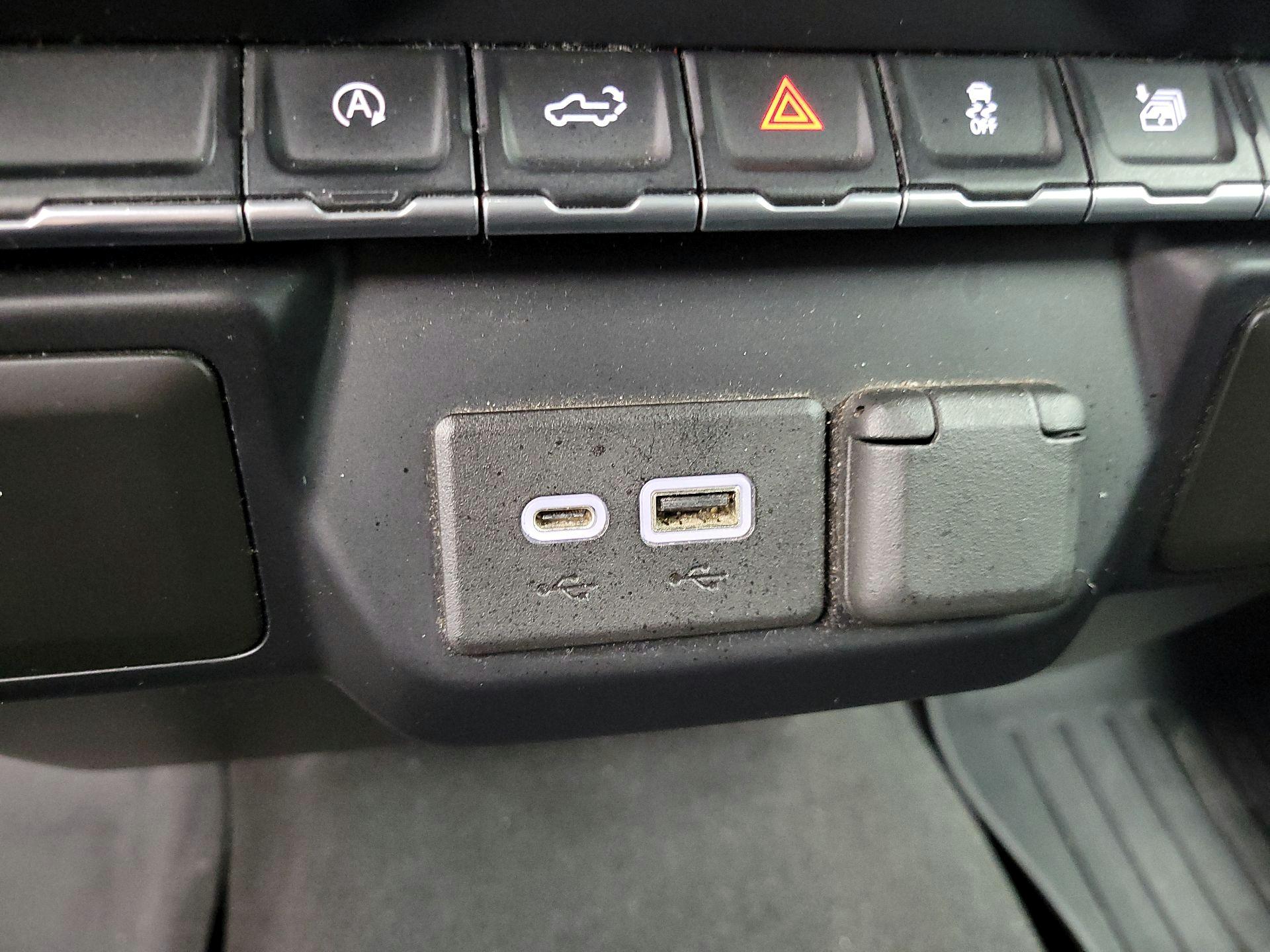 Thumbnail: 2021 Chevrolet Silverado 1500 - 16