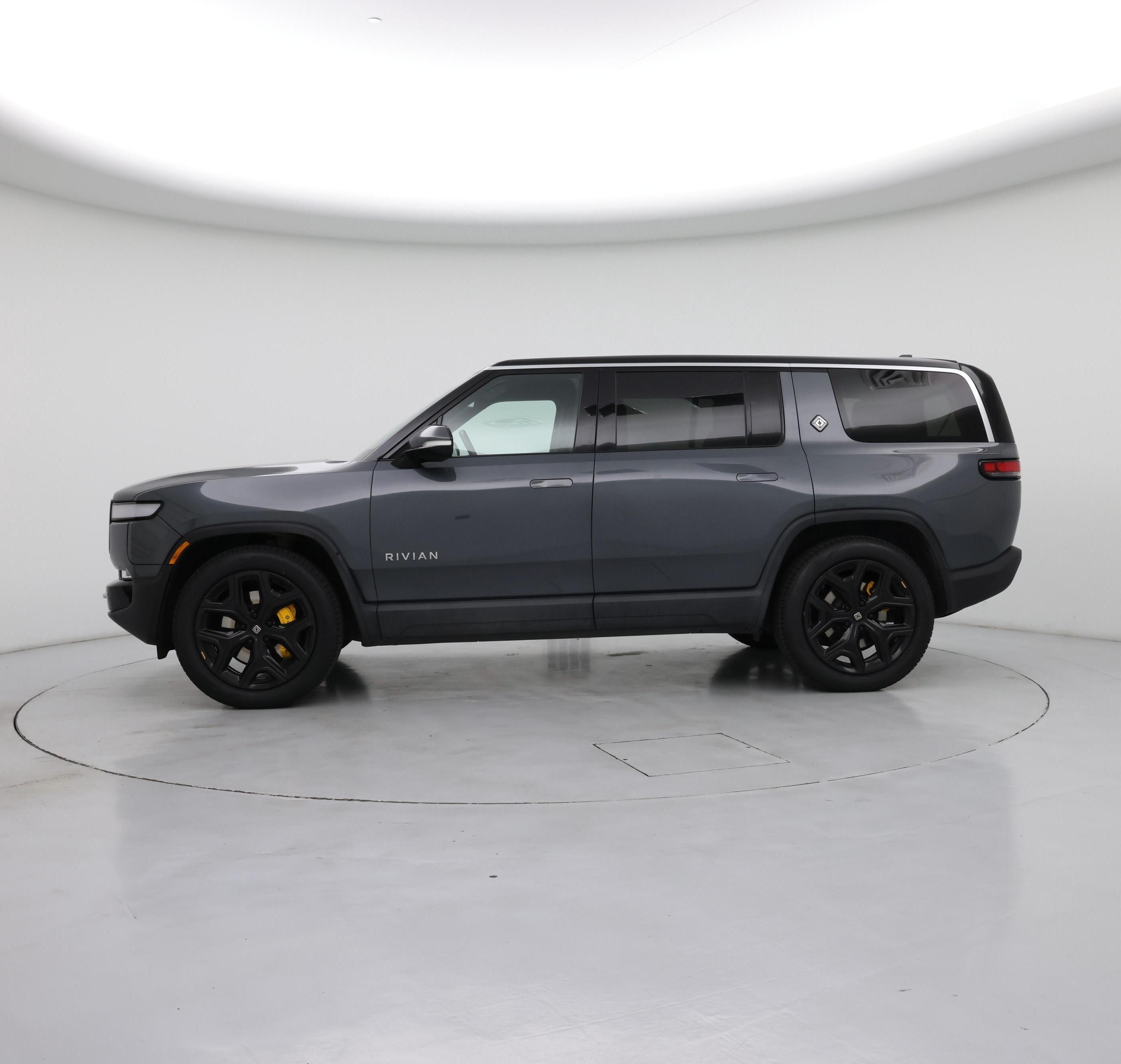 Thumbnail: 2023 Rivian R1S - 3