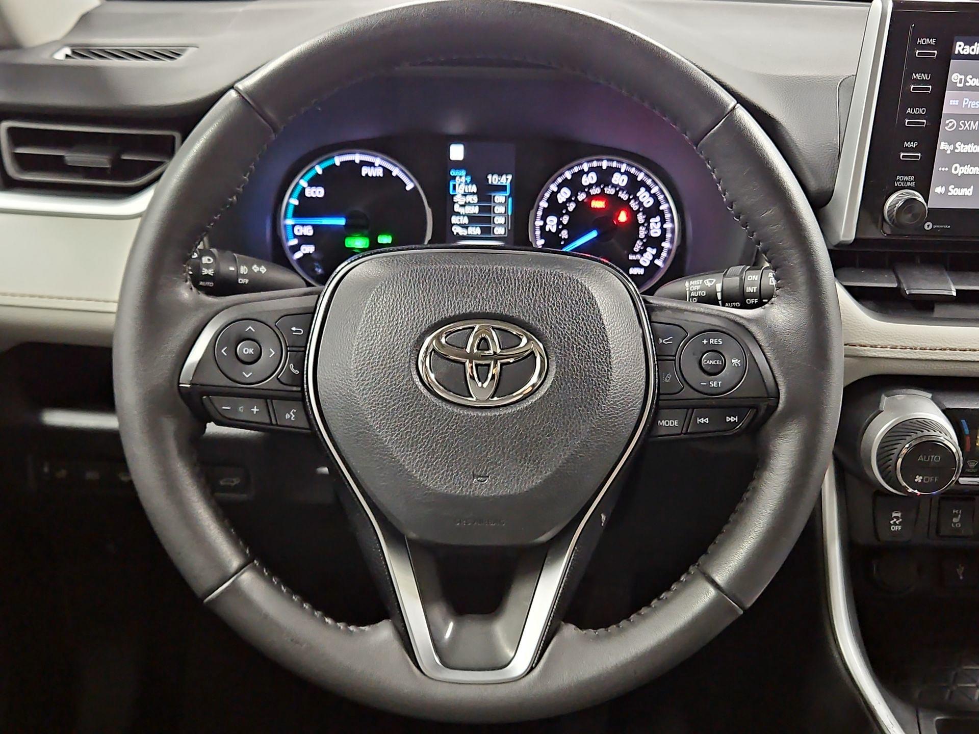 Thumbnail: 2021 Toyota RAV4 - 10