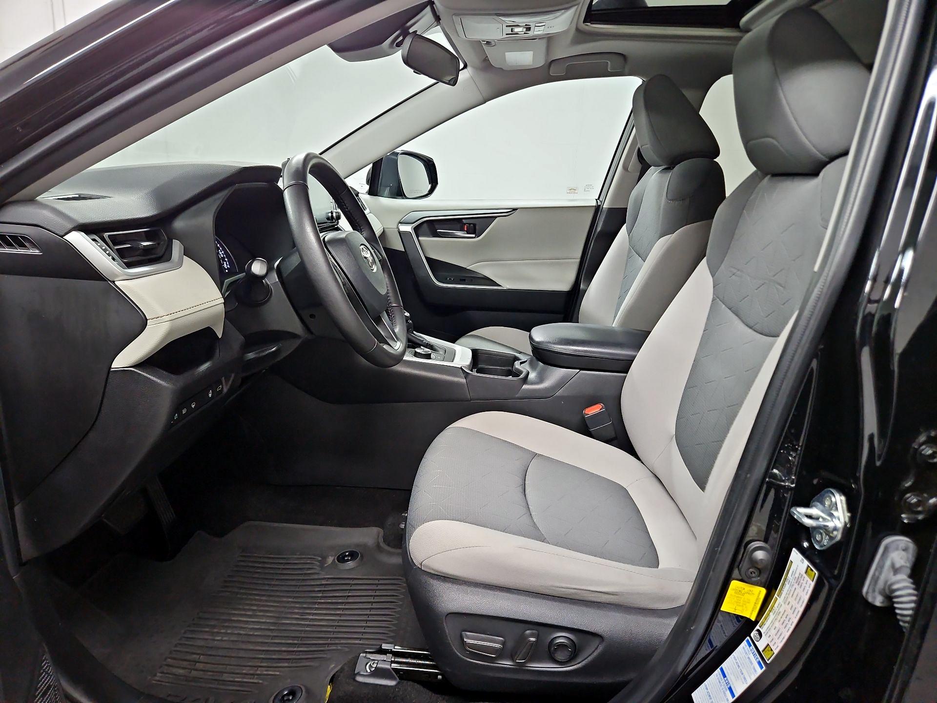 Thumbnail: 2021 Toyota RAV4 - 11