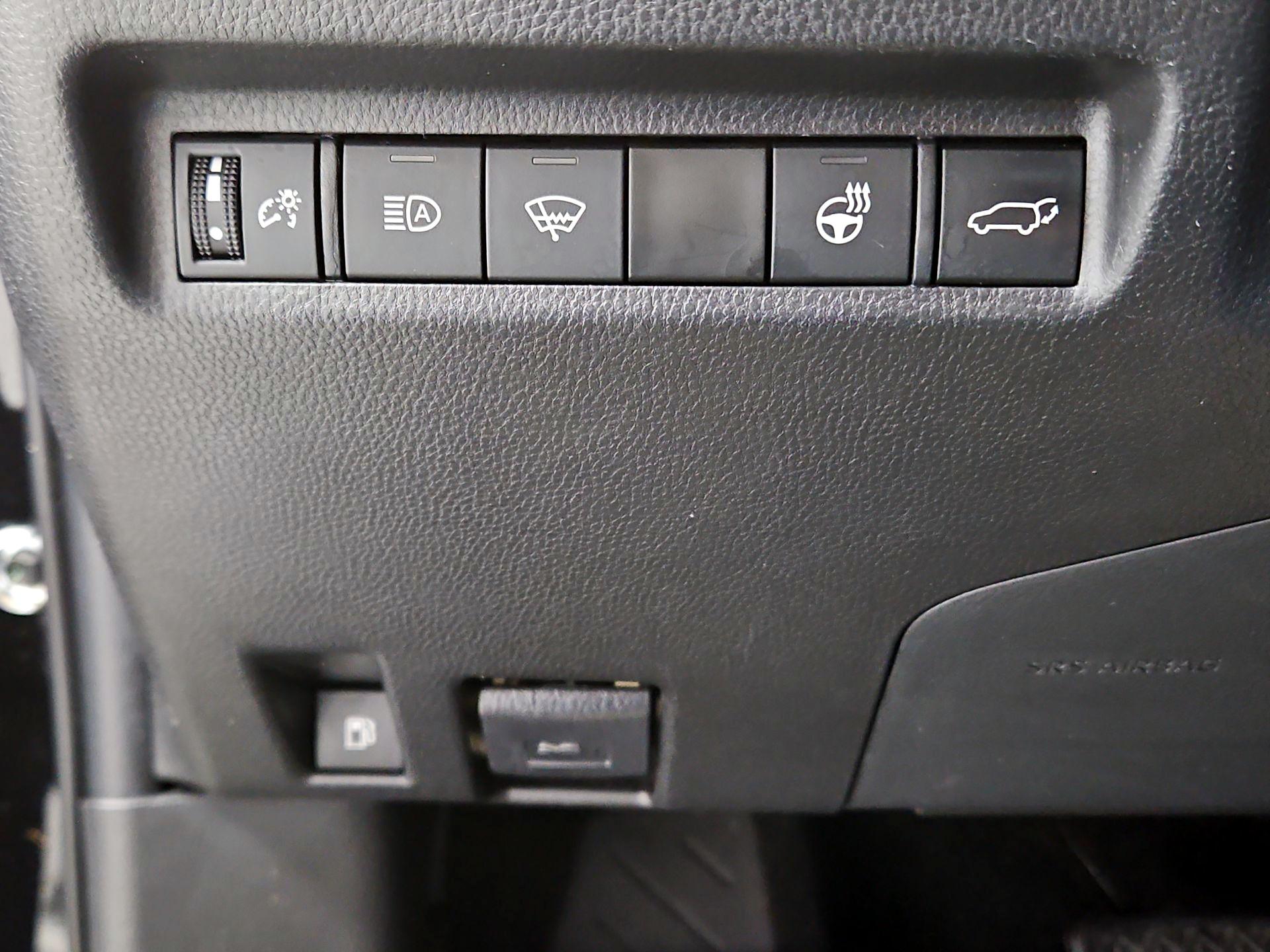 Thumbnail: 2021 Toyota RAV4 - 13
